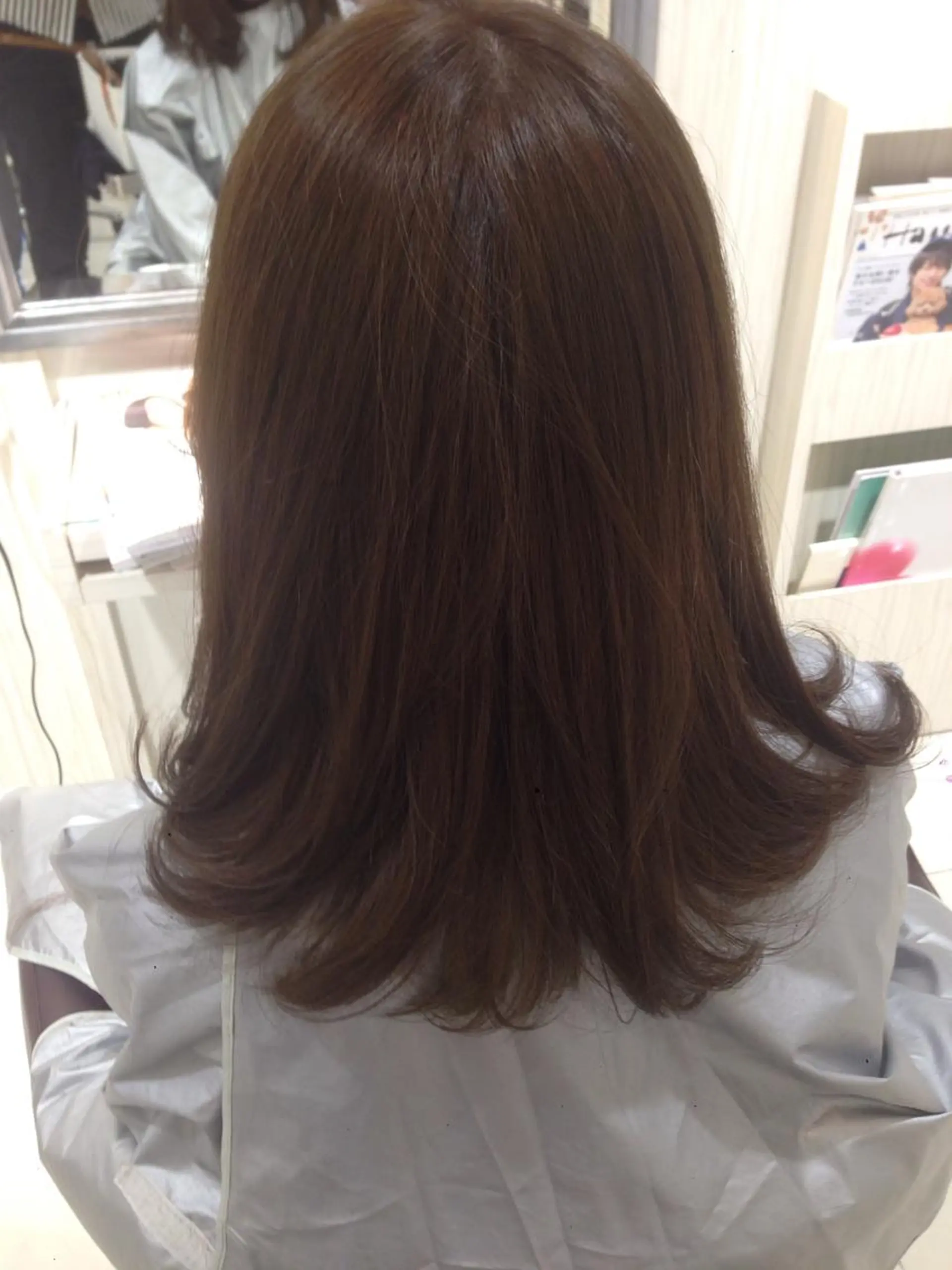 ミディアム セミロング カラー グレージュ オリーブグレージュ オリーブグレー ✨艶髪✨透明感✨ 山内大樹のヘアスタイル