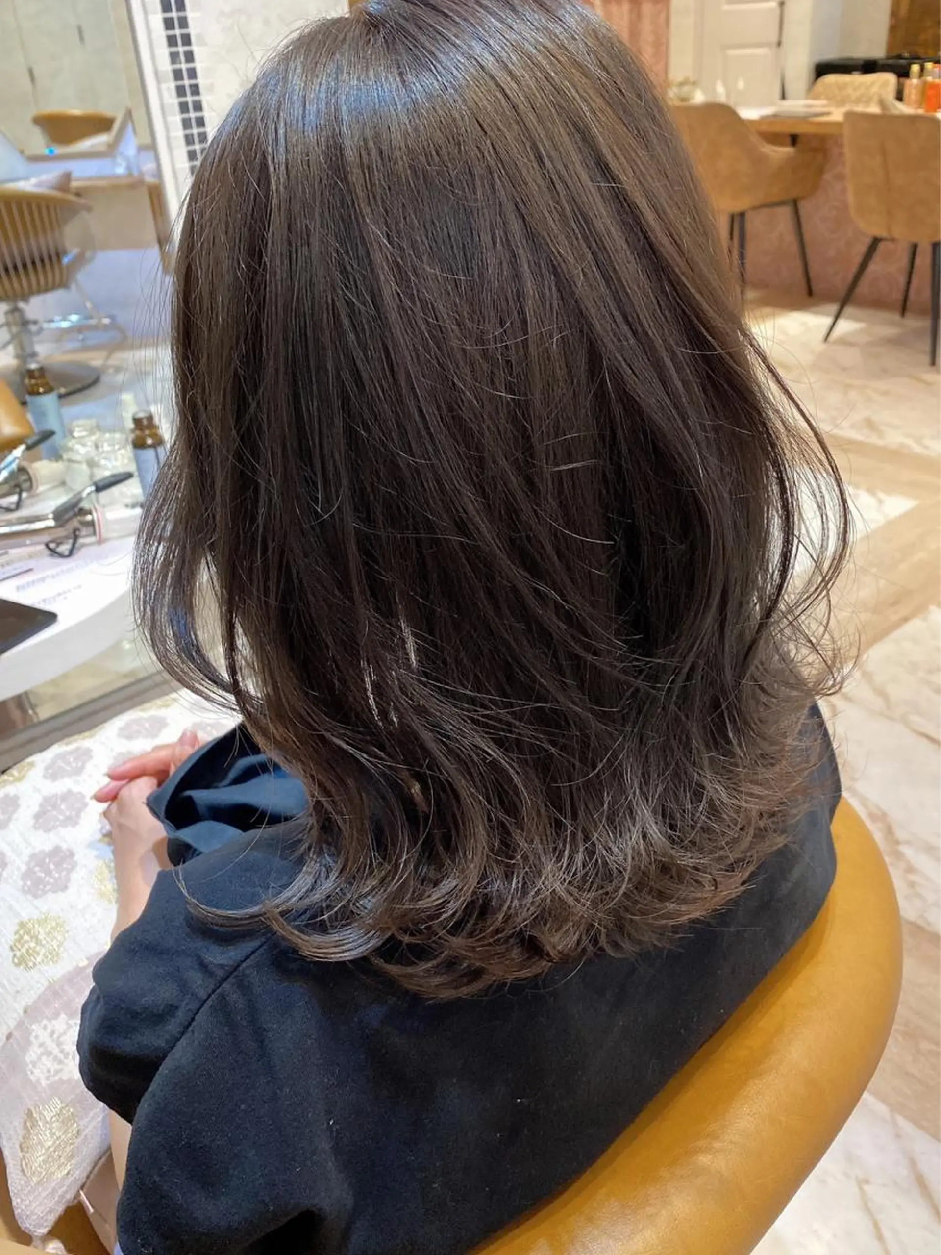 ミディアム カラー ヘアアレンジ ブルーカラー ブルーグレー ブルーグレージュ グレージュ カット ヘアカラー トリートメント ツヤ髪になりたい方へ 🩷柴田知亜希のヘアスタイル