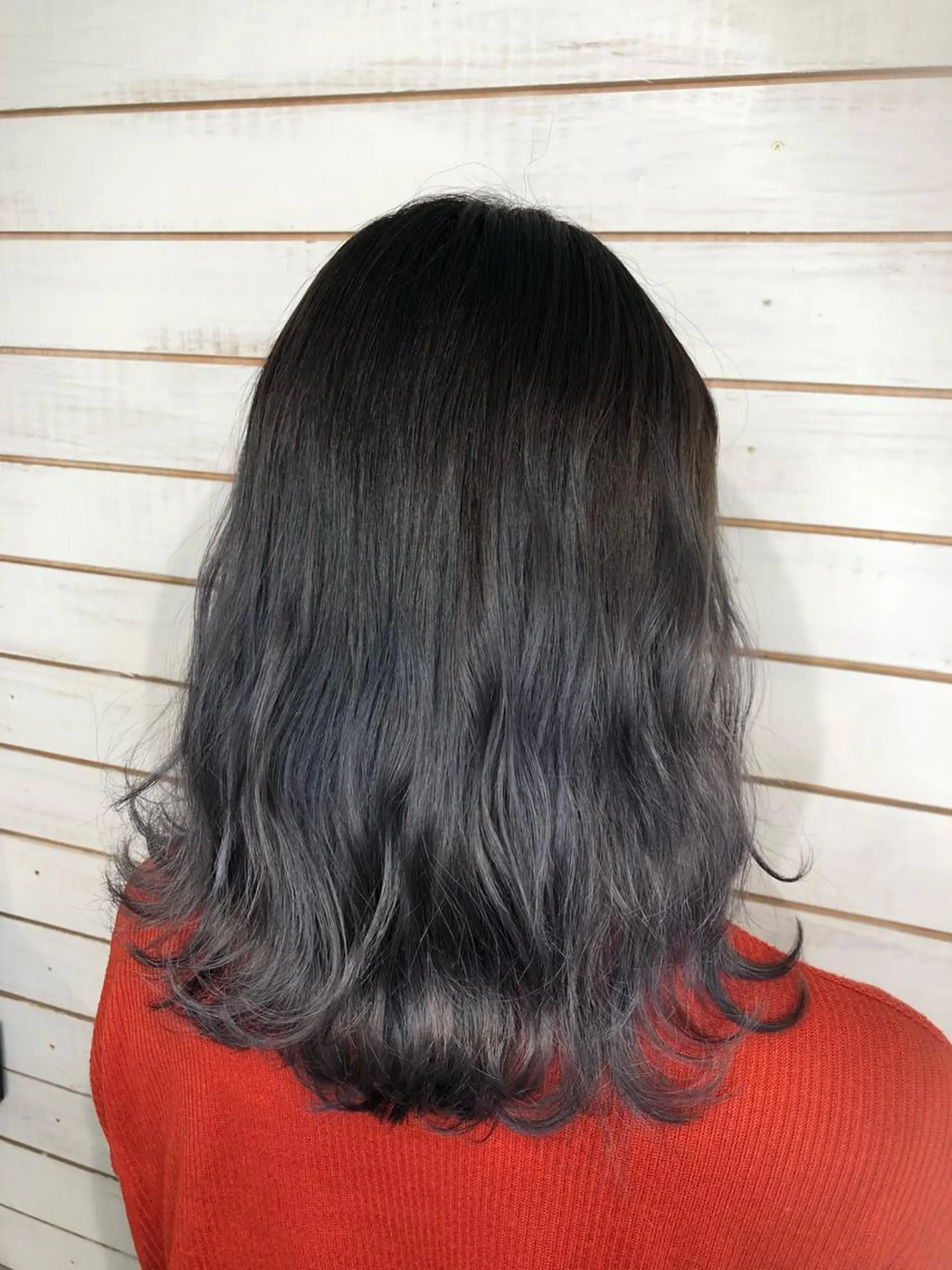 ミディアム カラー グラデーションカラー シルバー ヘアカラー トリートメント 🧡艶髪ちゅるん髪 🫧🧡YUKI❄️のヘアスタイル