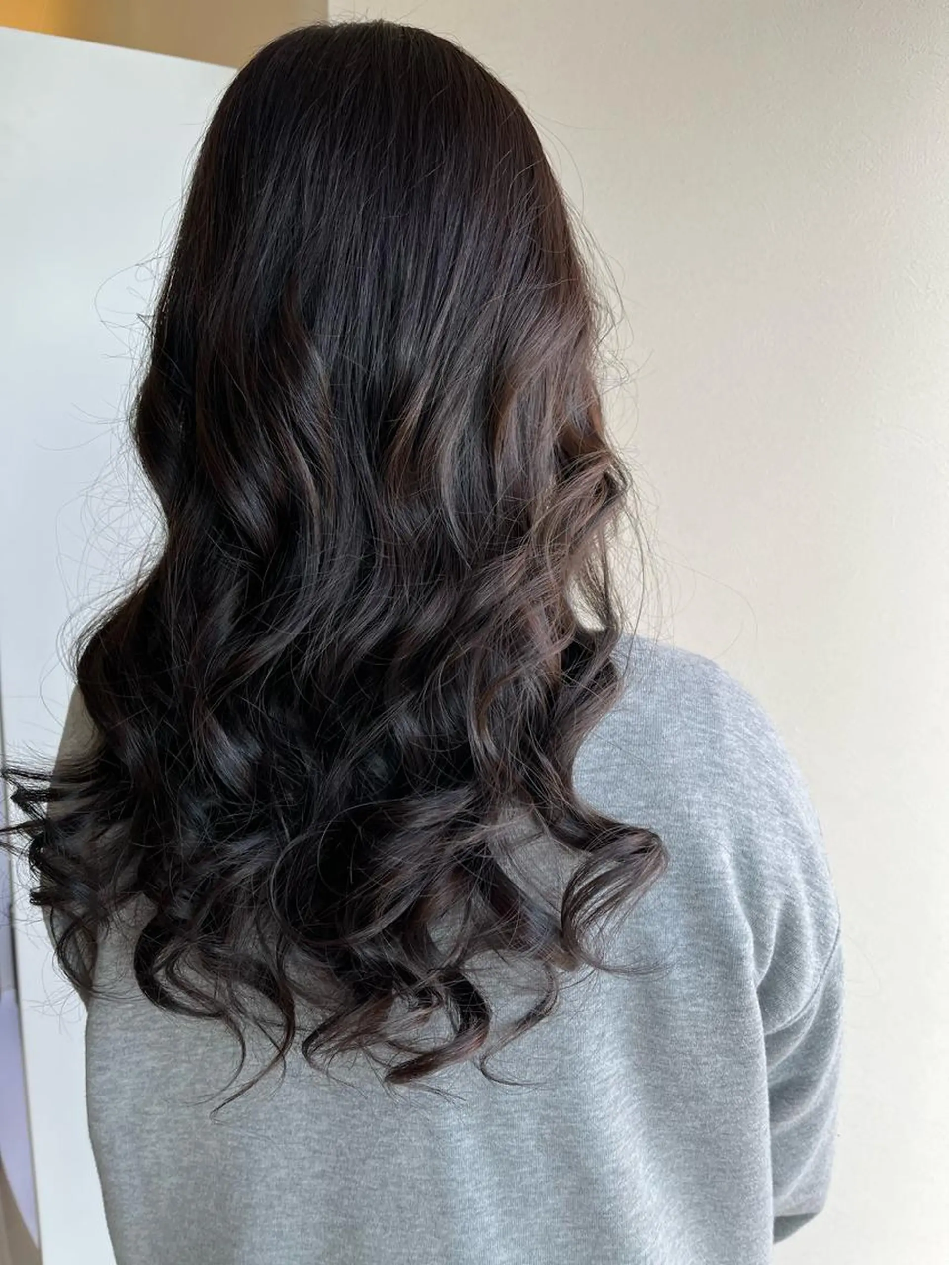 ロング 古川 安紀のヘアスタイル