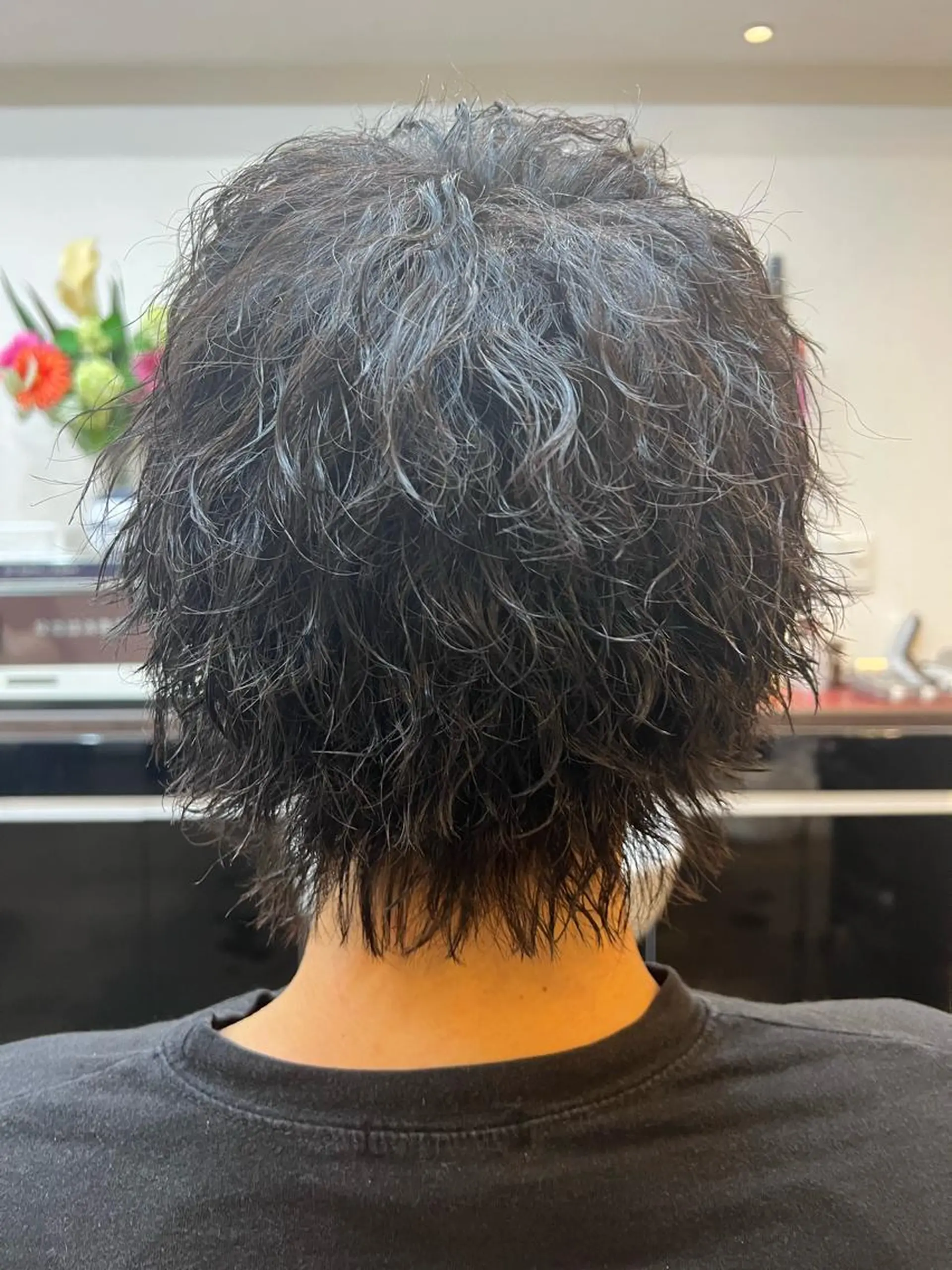 ショート パーマ メンズ マッシュウルフ マッシュ メンズウルフカット ウルフカット 二本木 秀成のヘアスタイル
