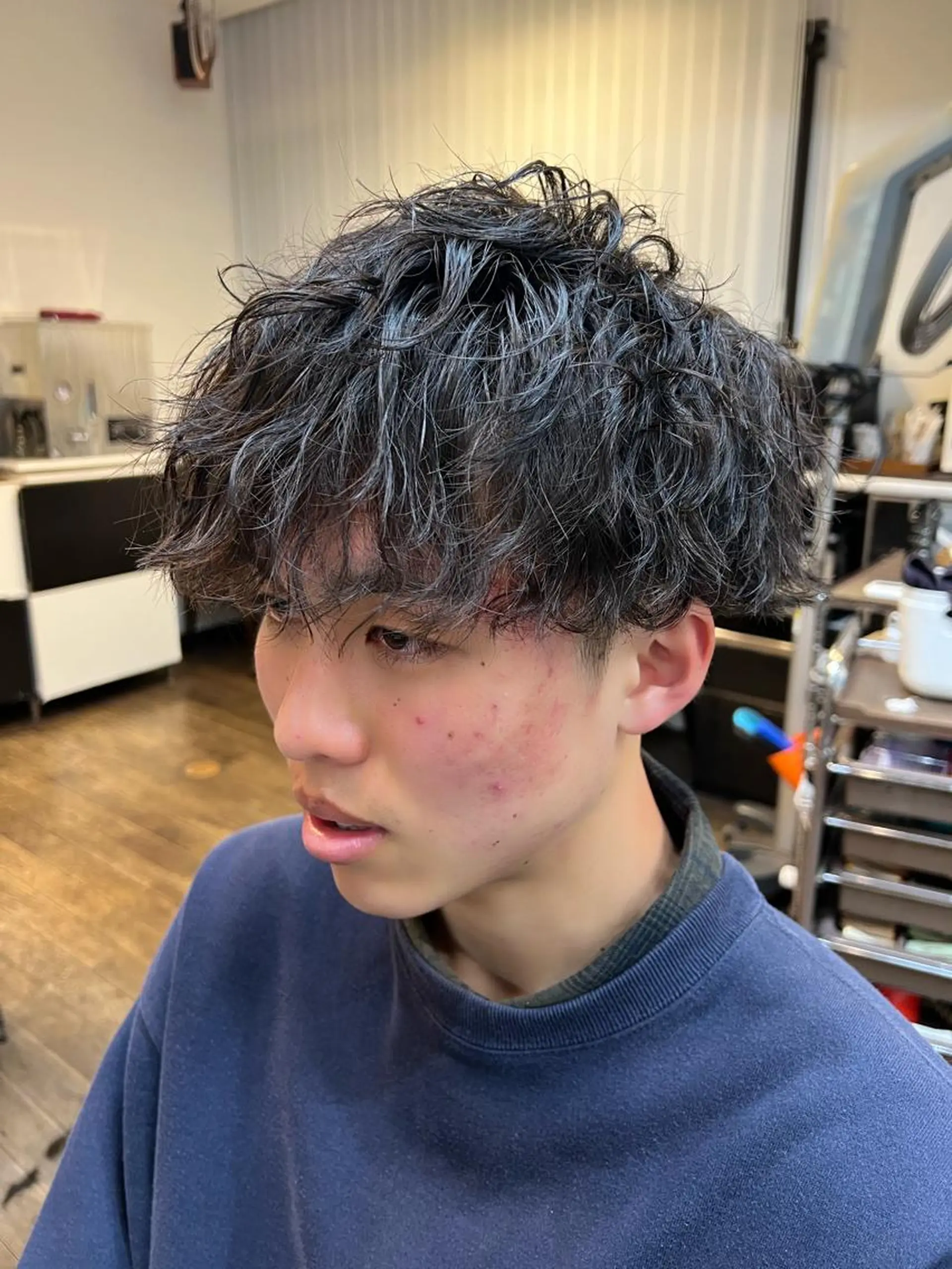ショート パーマ メンズ 二本木 秀成のヘアスタイル