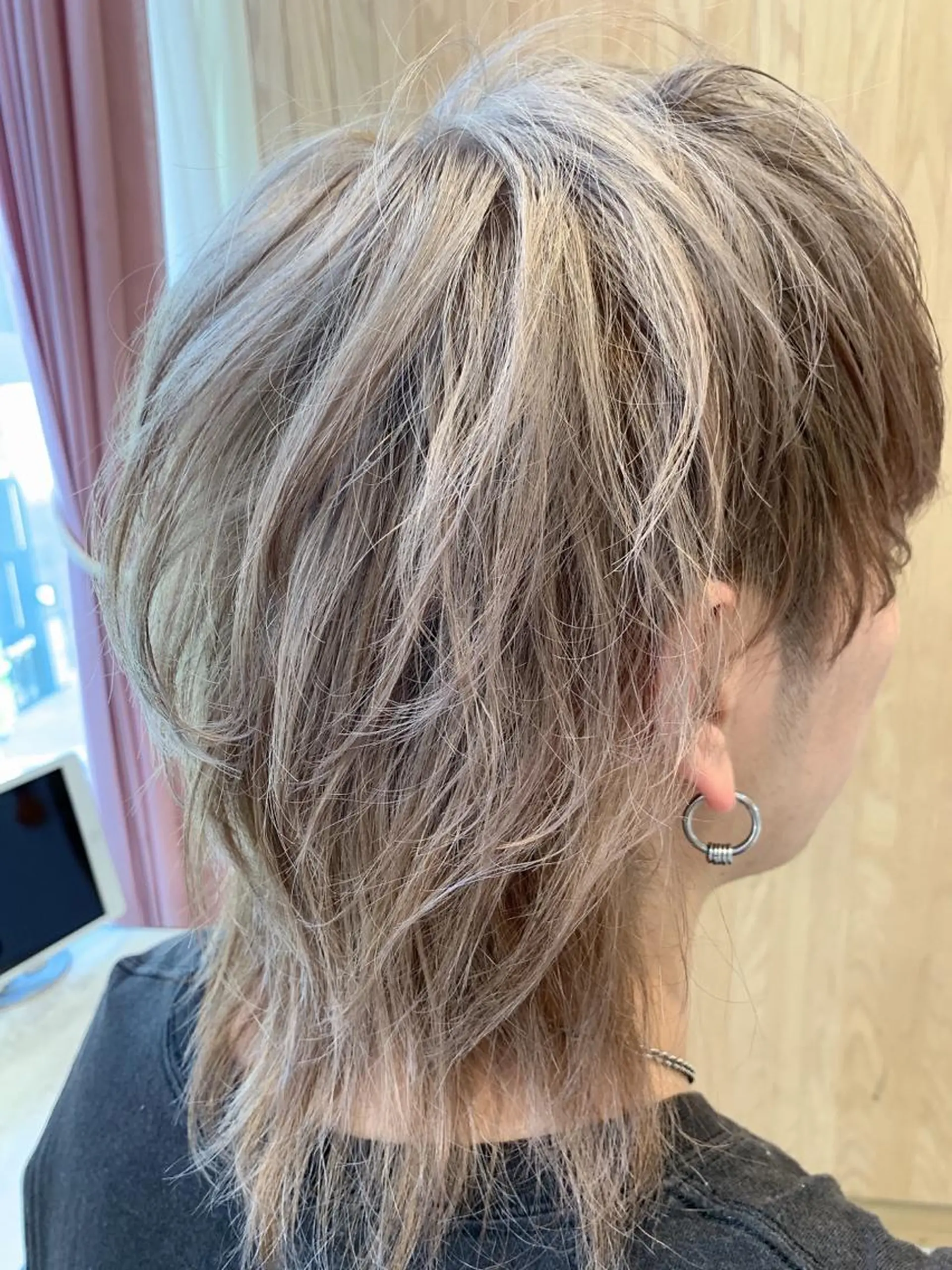 カラー メンズ ベージュカラー ホワイトベージュ ヘアカラー トリートメント ヘアセット レイヤー専門家 ダブルカラー修のヘアスタイル