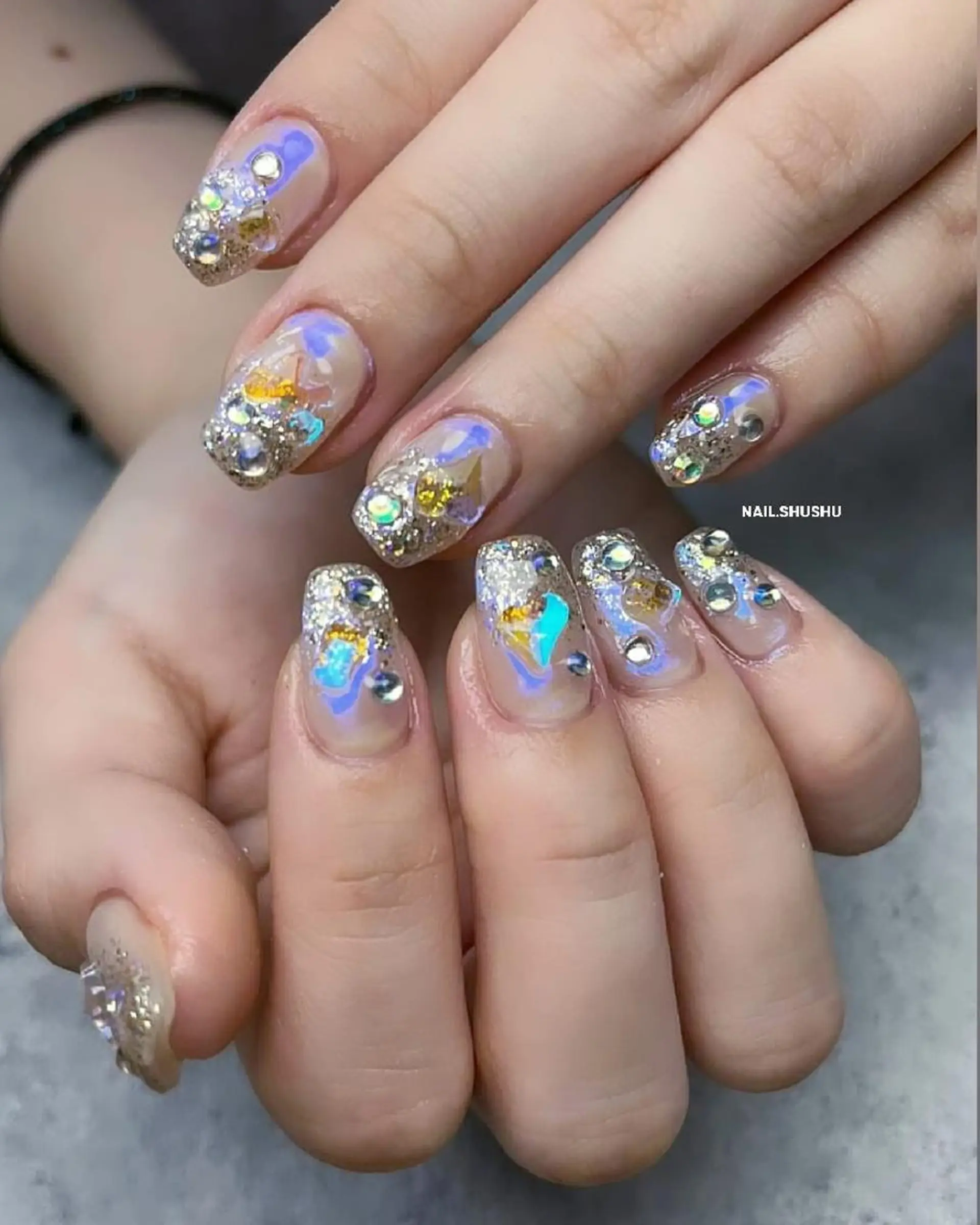 ネイル 持ち込み ニュアンスネイル シンプルネイル 冬ネイル 3dパーツ/流行り 👧shushu❤️のネイルデザイン