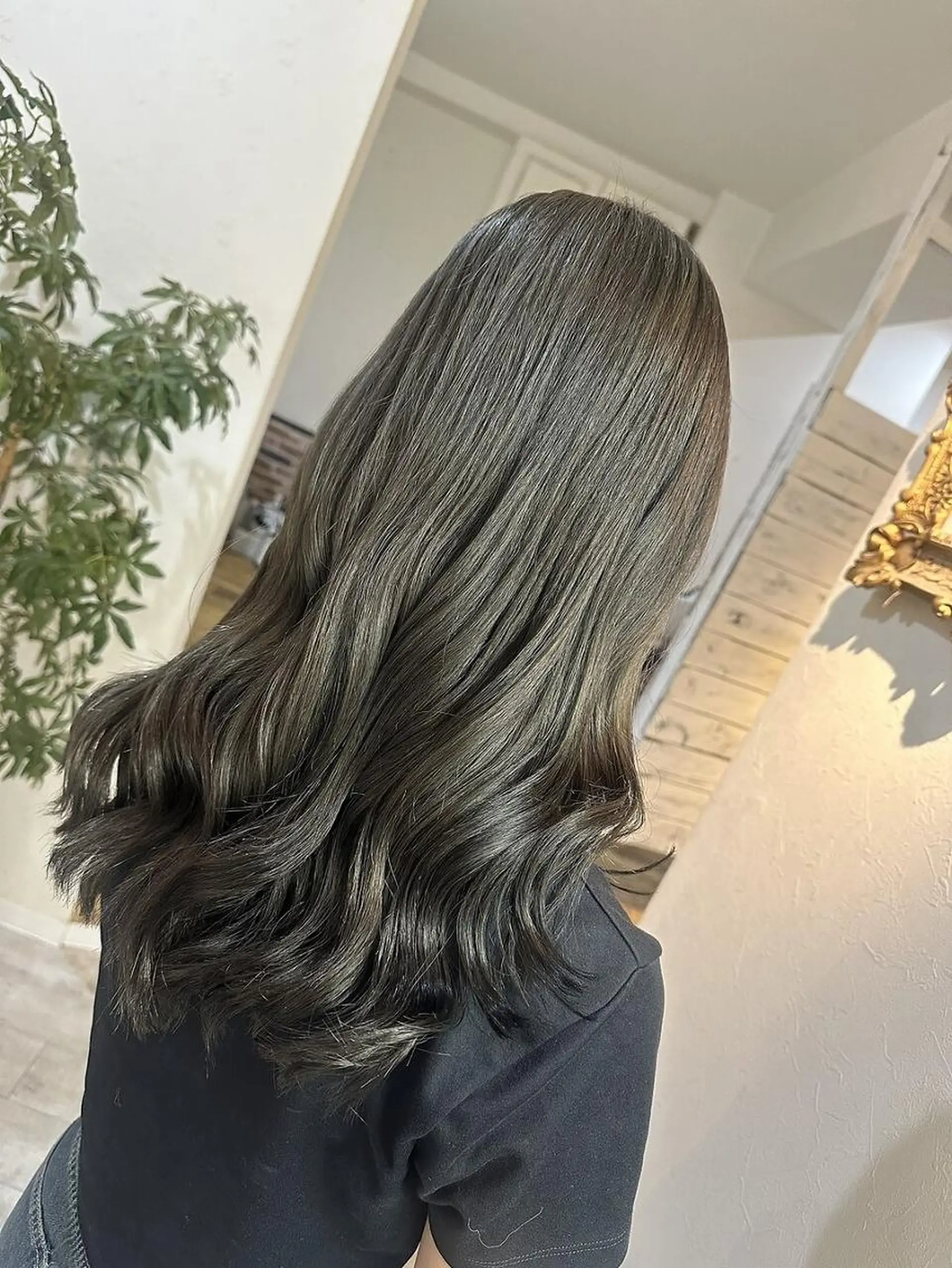 ロング ハイライト 髪質改善 韓国風ヘア レイヤーカット 小顔カット カット ヘアカラー トリートメント TIGRE for hairのヘアスタイル