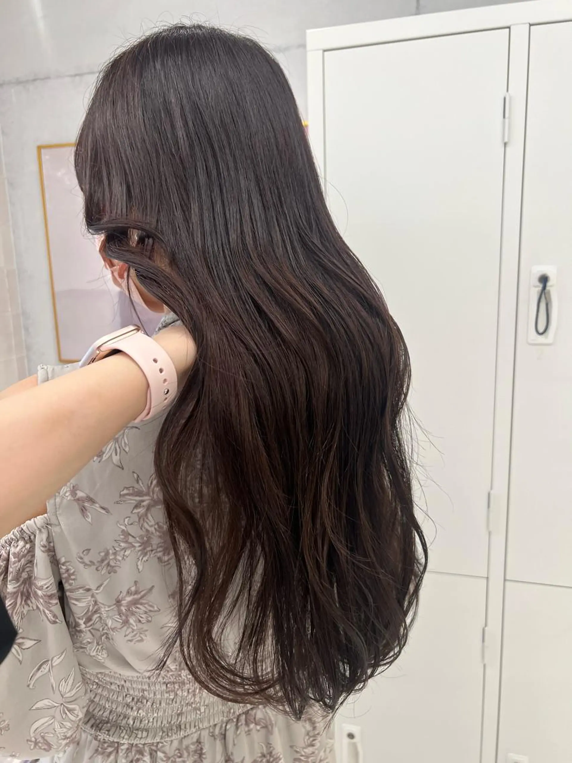 ロング カラー ブリーチ ブラウンカラー チョコレートブラウン 透明感カラー ブリーチなしカラー カット ヘアカラー トリートメント 韓国ヘア☁️ mitsukiのヘアスタイル