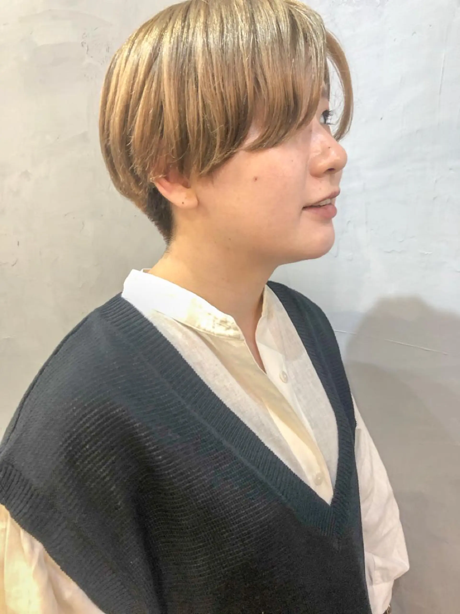 ショート カラー 長井 美佳のヘアスタイル