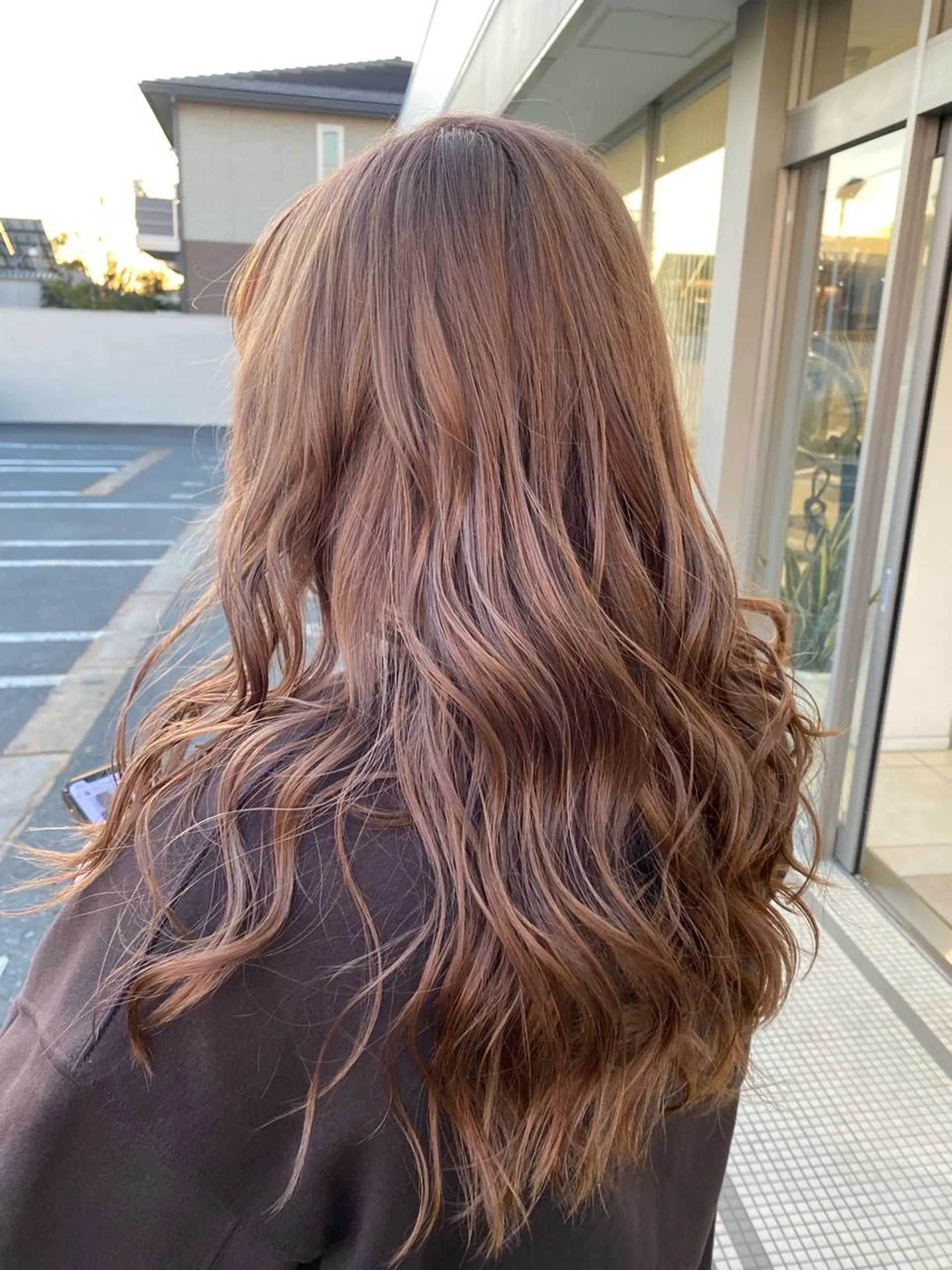 ロング 渡辺　亮/ 白髪ぼかし/髪質改善のヘアスタイル