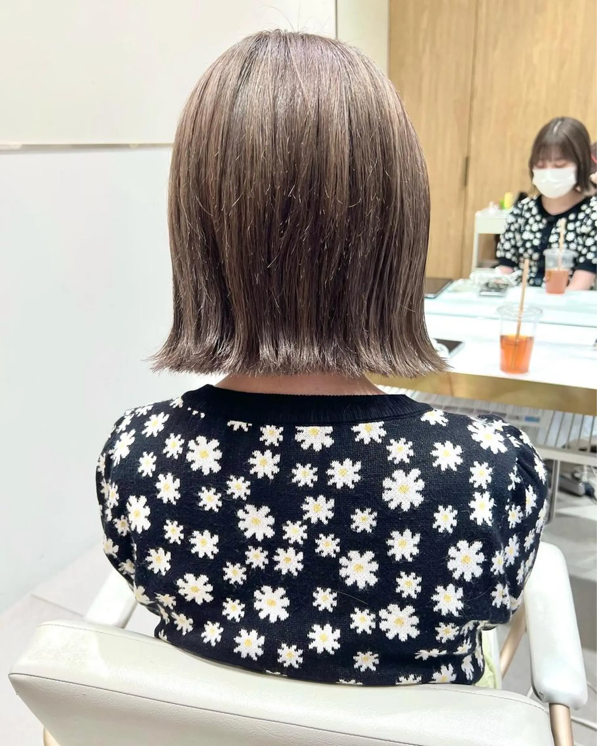 ショート カラー パーマ ヘアアレンジ ベージュカラー 透明感カラー グレージュ ボブ カット 縮毛矯正 トリートメント レイヤー専門家 ダブルカラー修のヘアスタイル
