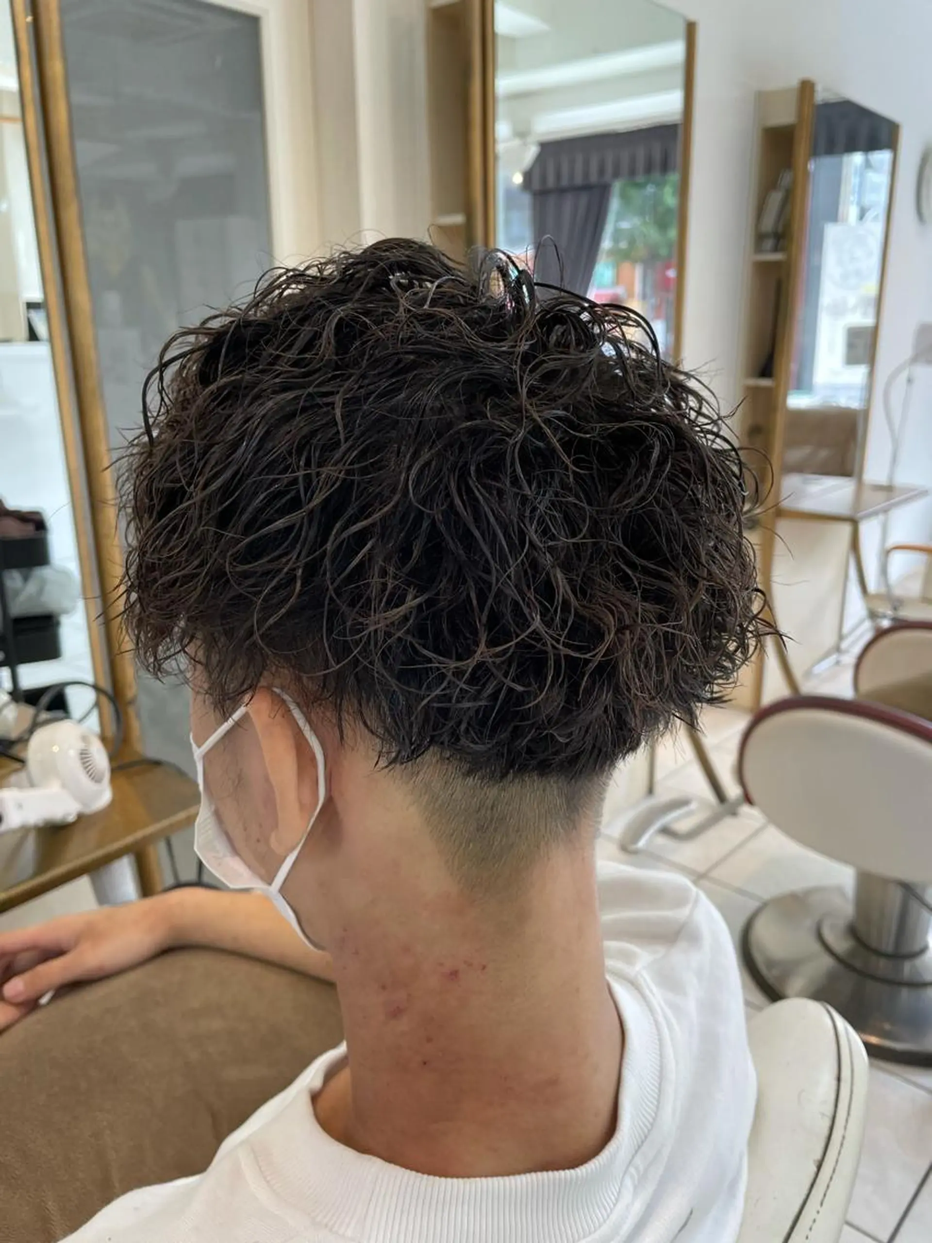 ショート パーマ メンズ メンズパーマ ツイストスパイラルパーマ スパイラルパーマ 保住 亮太のヘアスタイル