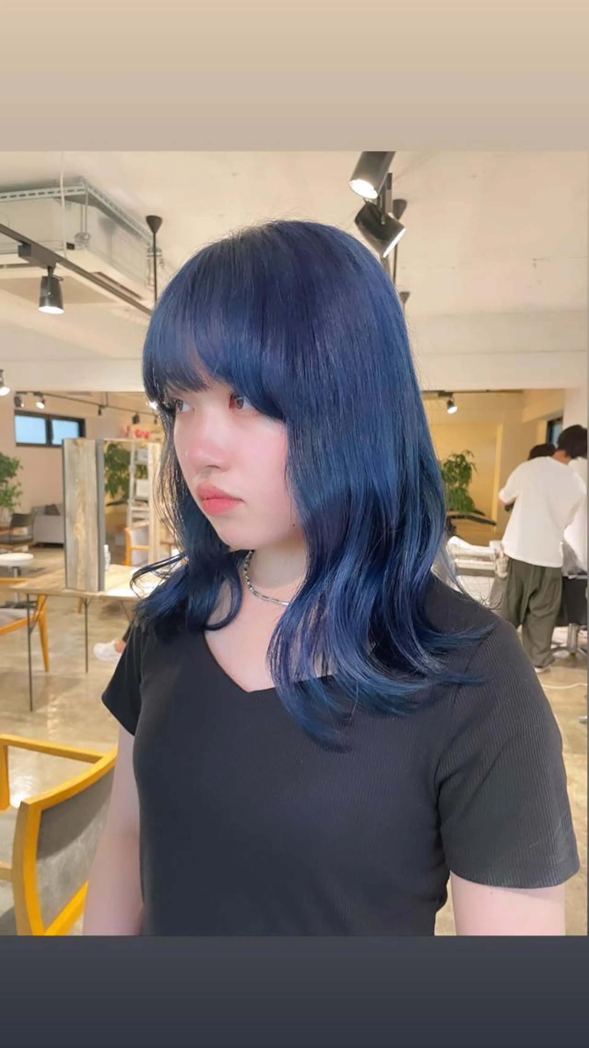 セミロング カラー アッシュ ブリーチ ブルーカラー ケアブリーチ ダブルカラー ヘアカラー トリートメント 暖色カラー🍒 ケアブリーチ/akiのヘアスタイル