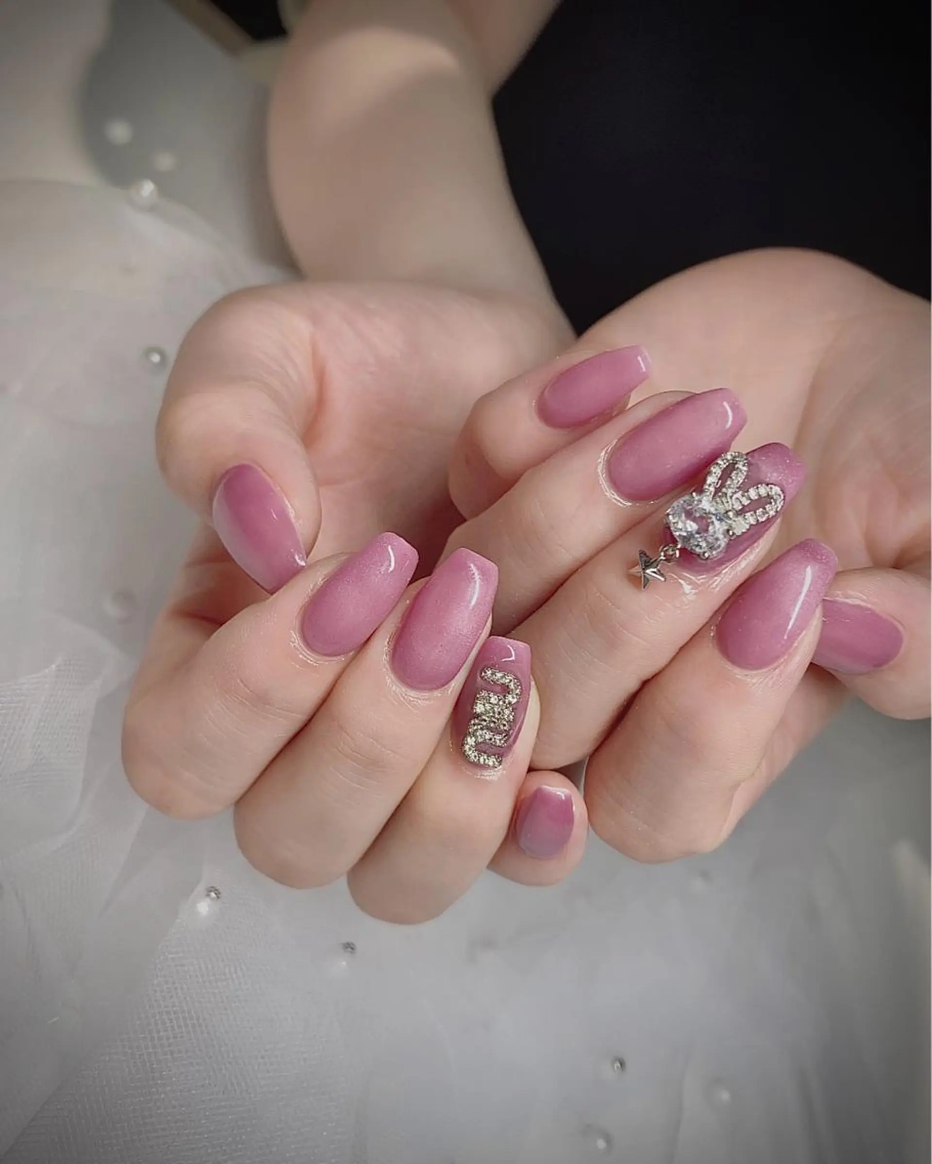 ネイル I-nailロング /ワンホン/キラキラのネイルデザイン