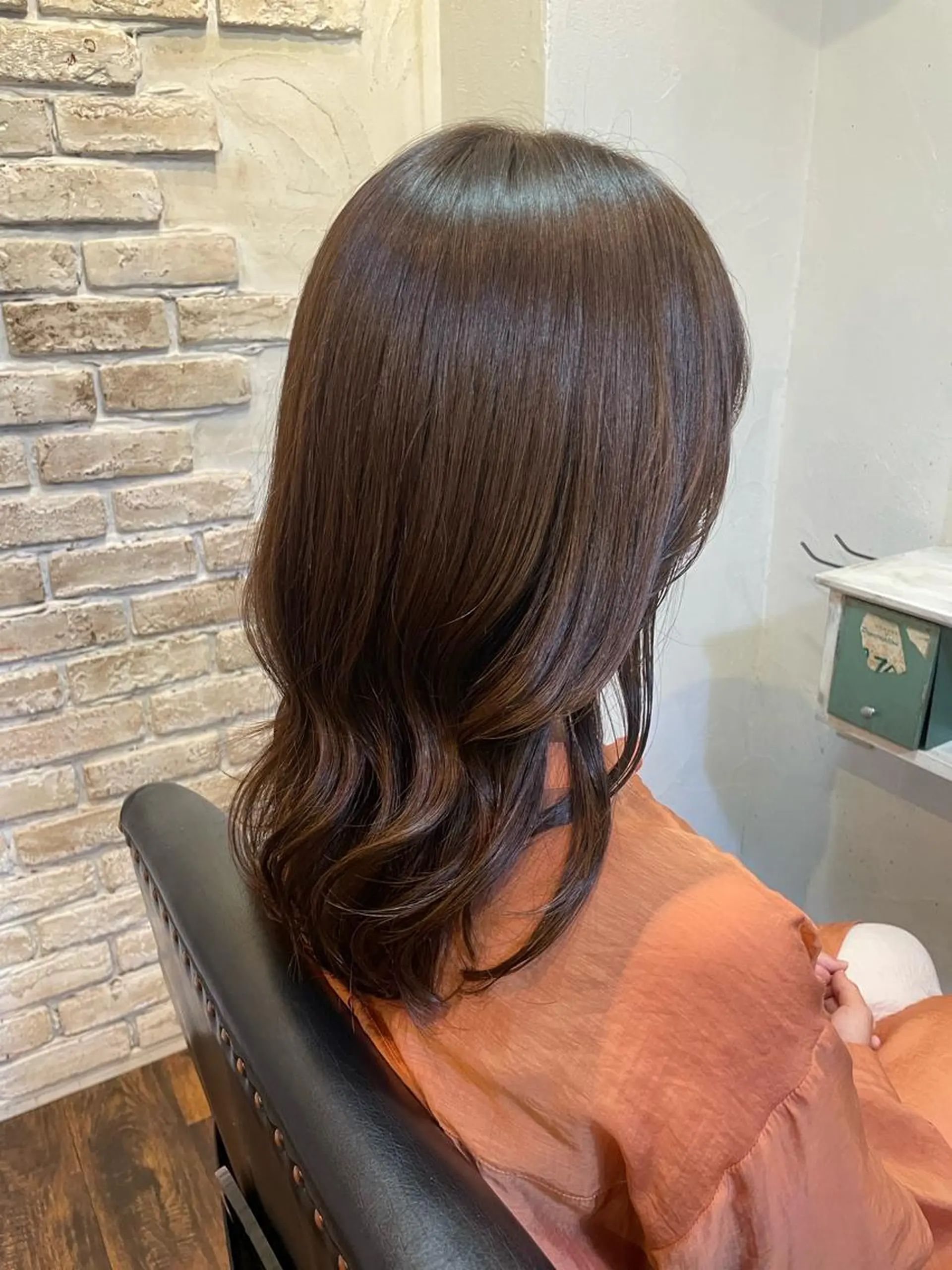 ミディアム Babylone 飯尾 香音のヘアスタイル