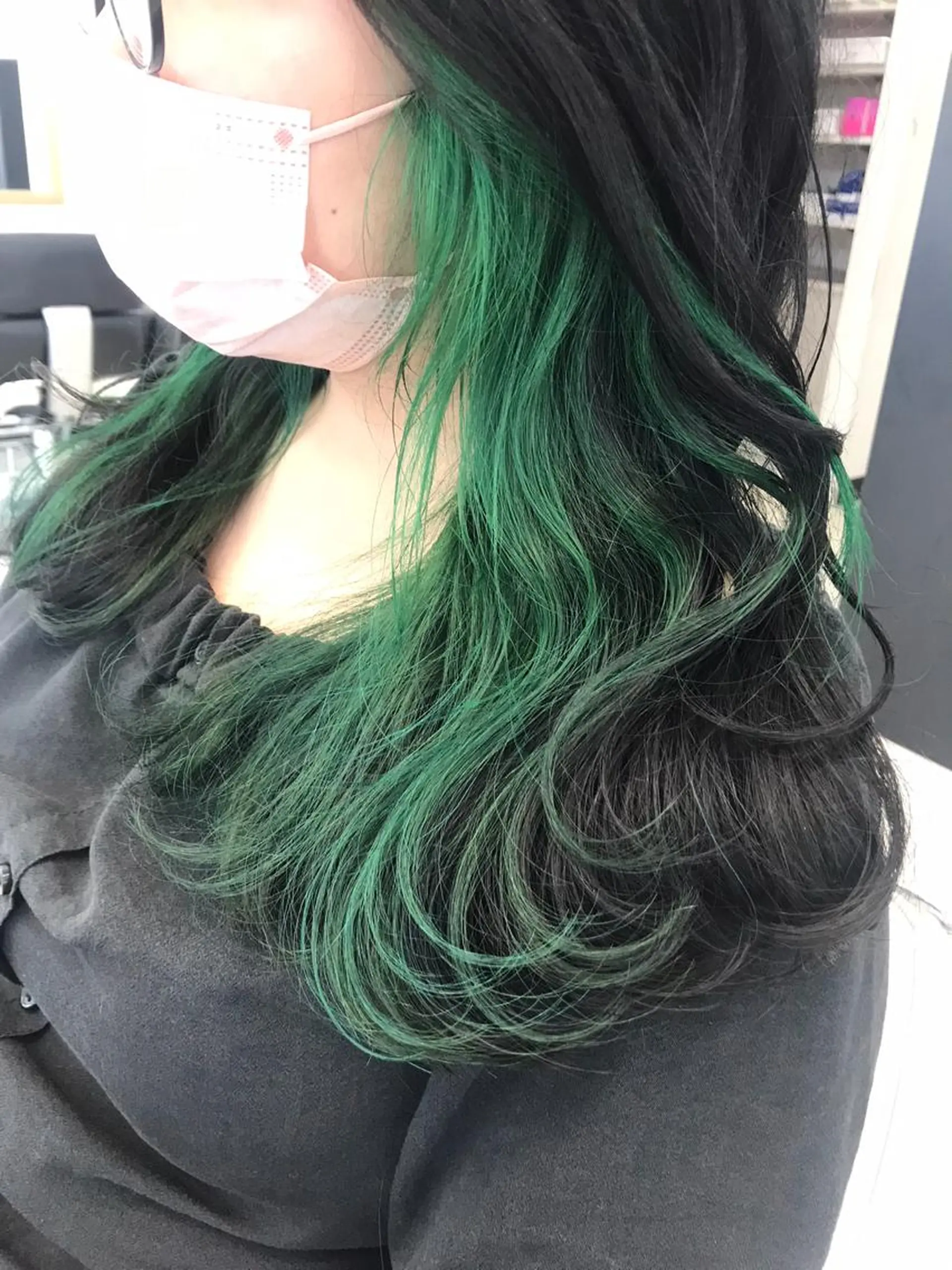 セミロング カラー インナーカラー あらげ 🌈推しカラー🌈ᵕのヘアスタイル