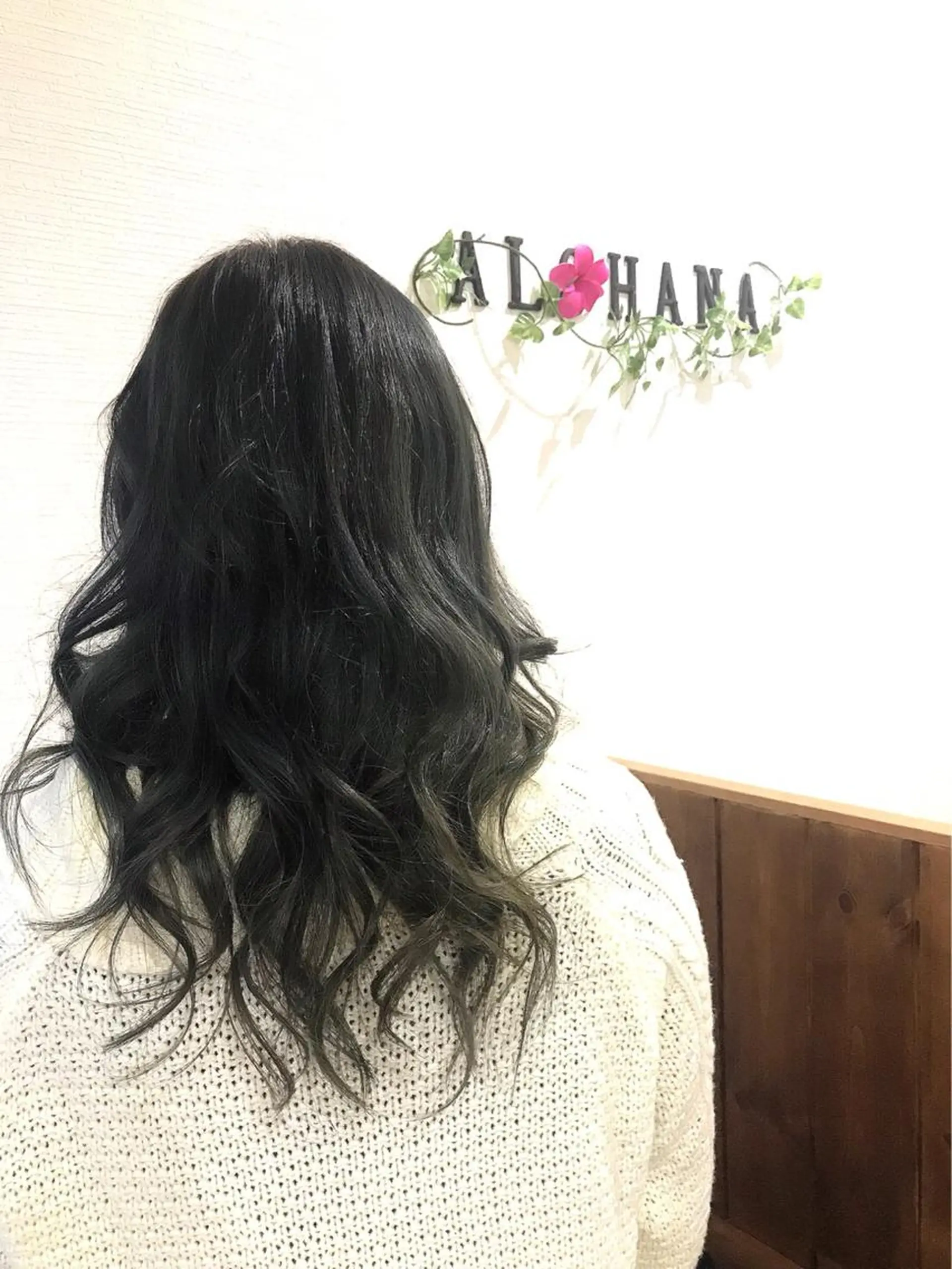 ロング naomi (夜間営業受付中★)のヘアスタイル