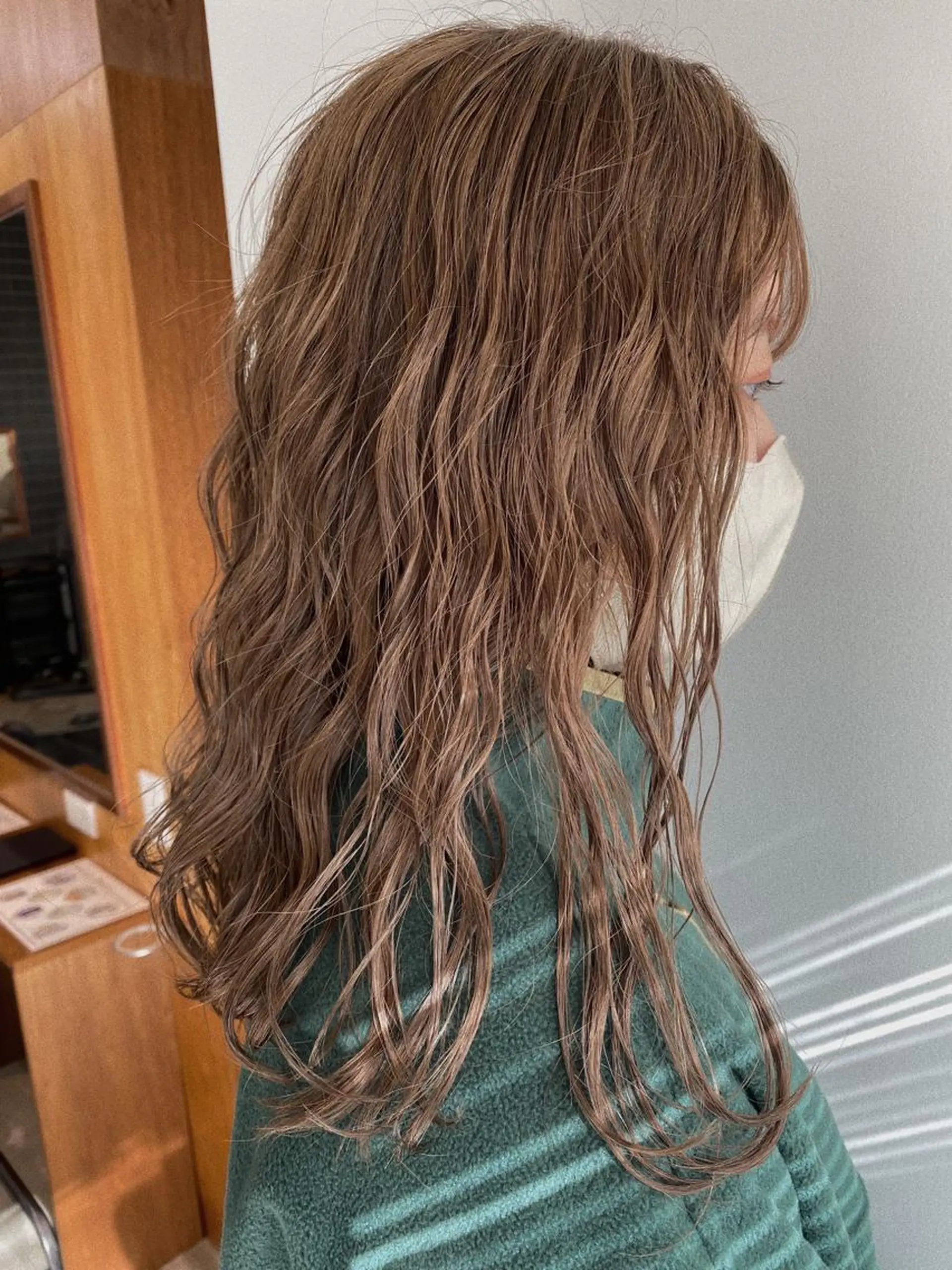 ミディアム カラー ベージュカラー ブラウンカラー ピンクカラー 砂原 ひよりのヘアスタイル