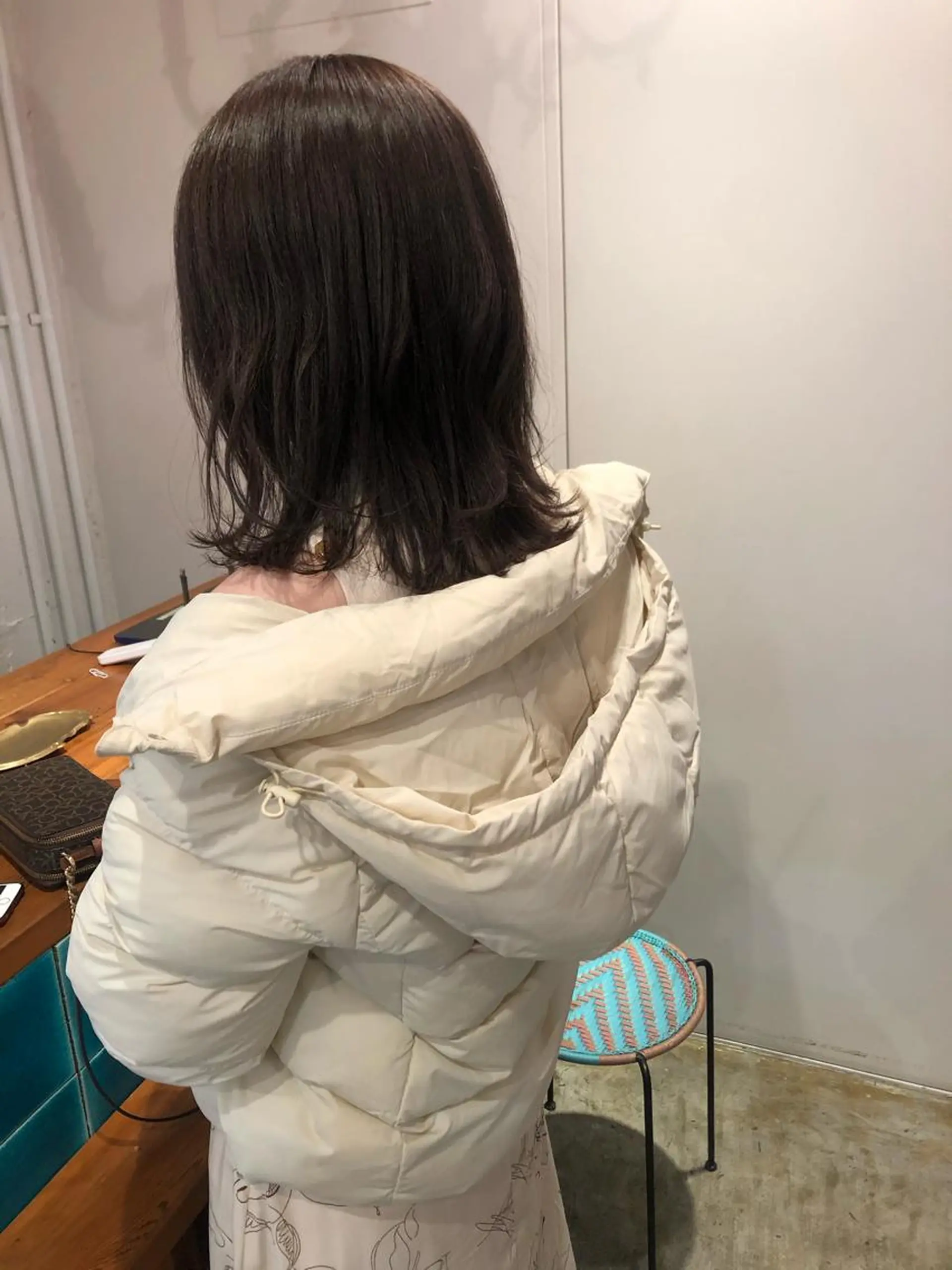 ミディアム カラー カット ヘアカラー トリートメント MIOベージュカラー 柔らかいカラーのヘアスタイル