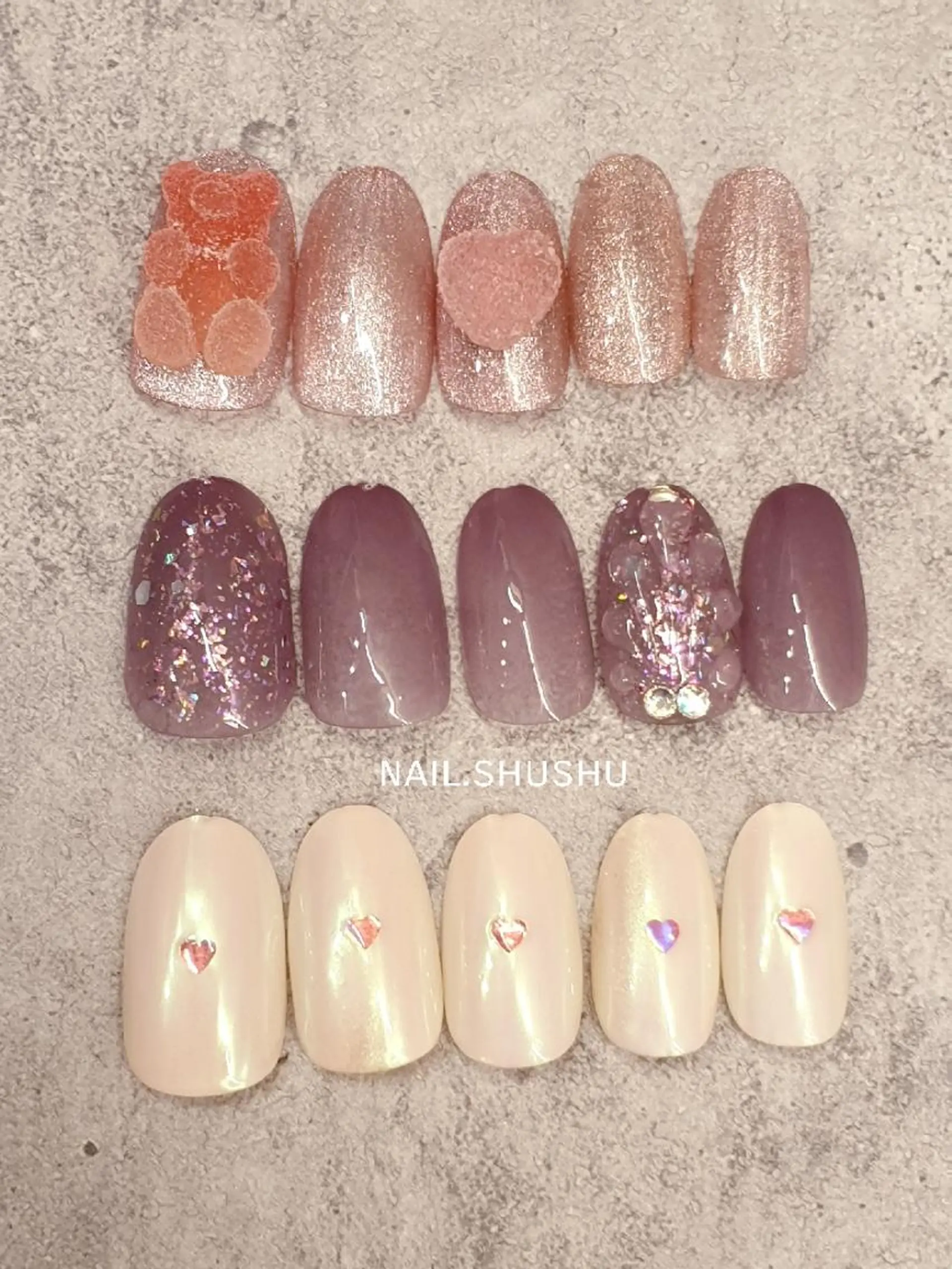 ネイル シンプルネイル 3dパーツ/流行り 👧shushu❤️のネイルデザイン