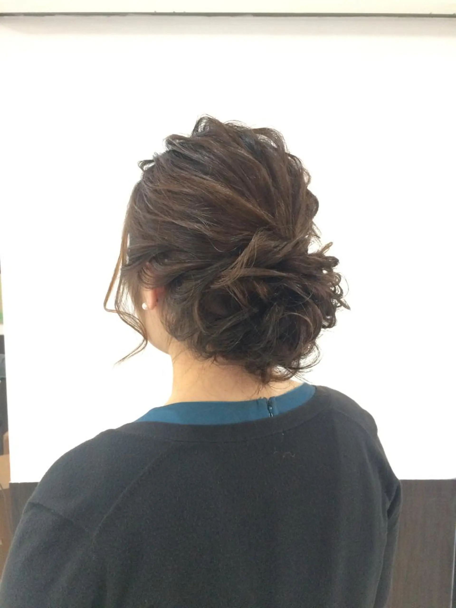 ミディアム カラー パーマ ヘアアレンジ ハイトーン Arphyのヘアスタイル