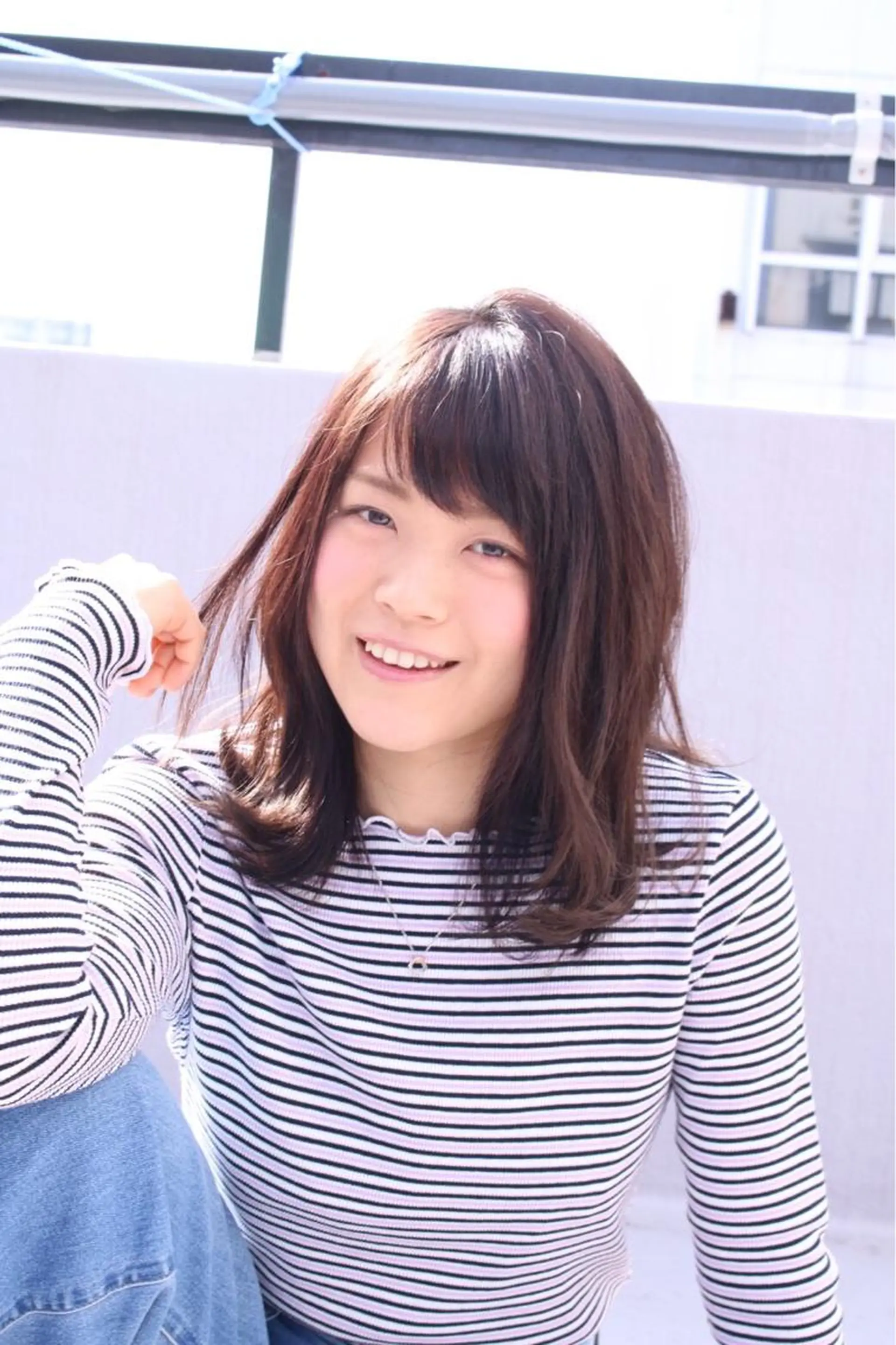 ミディアム レイヤーカット 松本 剛成のヘアスタイル