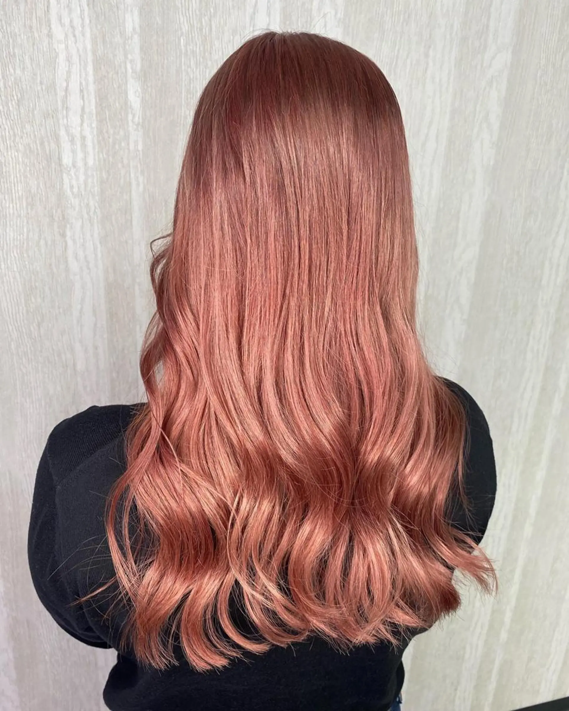 ロング カラー ベージュカラー ハイトーンカラー ピンクカラー ピンクベージュ UNDER vr 【アンダーバー】のヘアスタイル