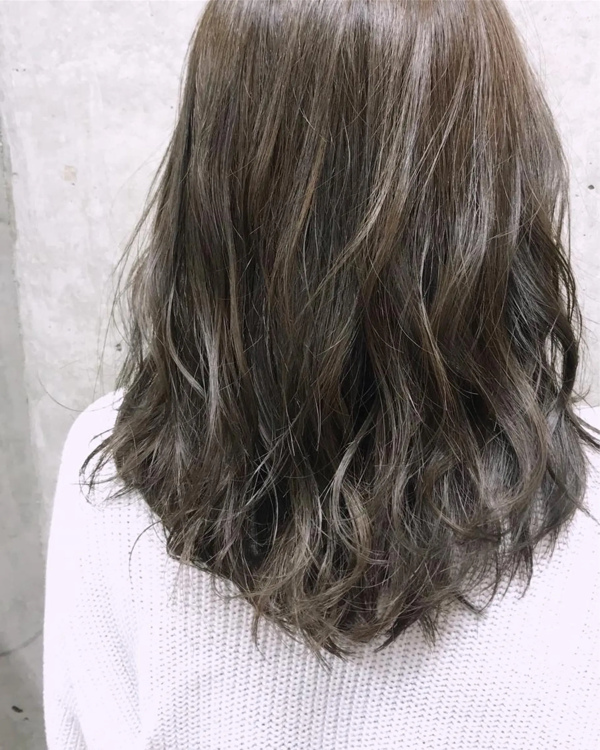 セミロング カラー アッシュ ベージュカラー イルミナカラー Satsuki ✂︎♡のヘアスタイル