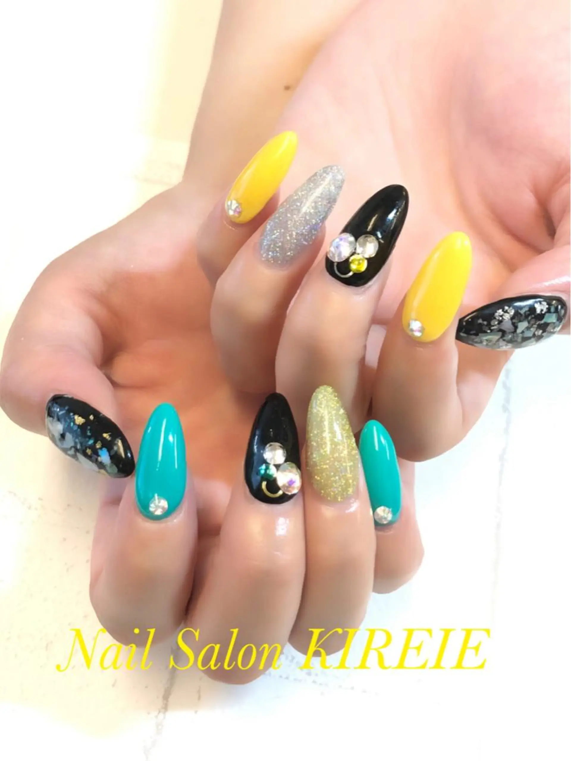 カラー ネイル スカルプネイル KIREIE NAILSのネイルデザイン