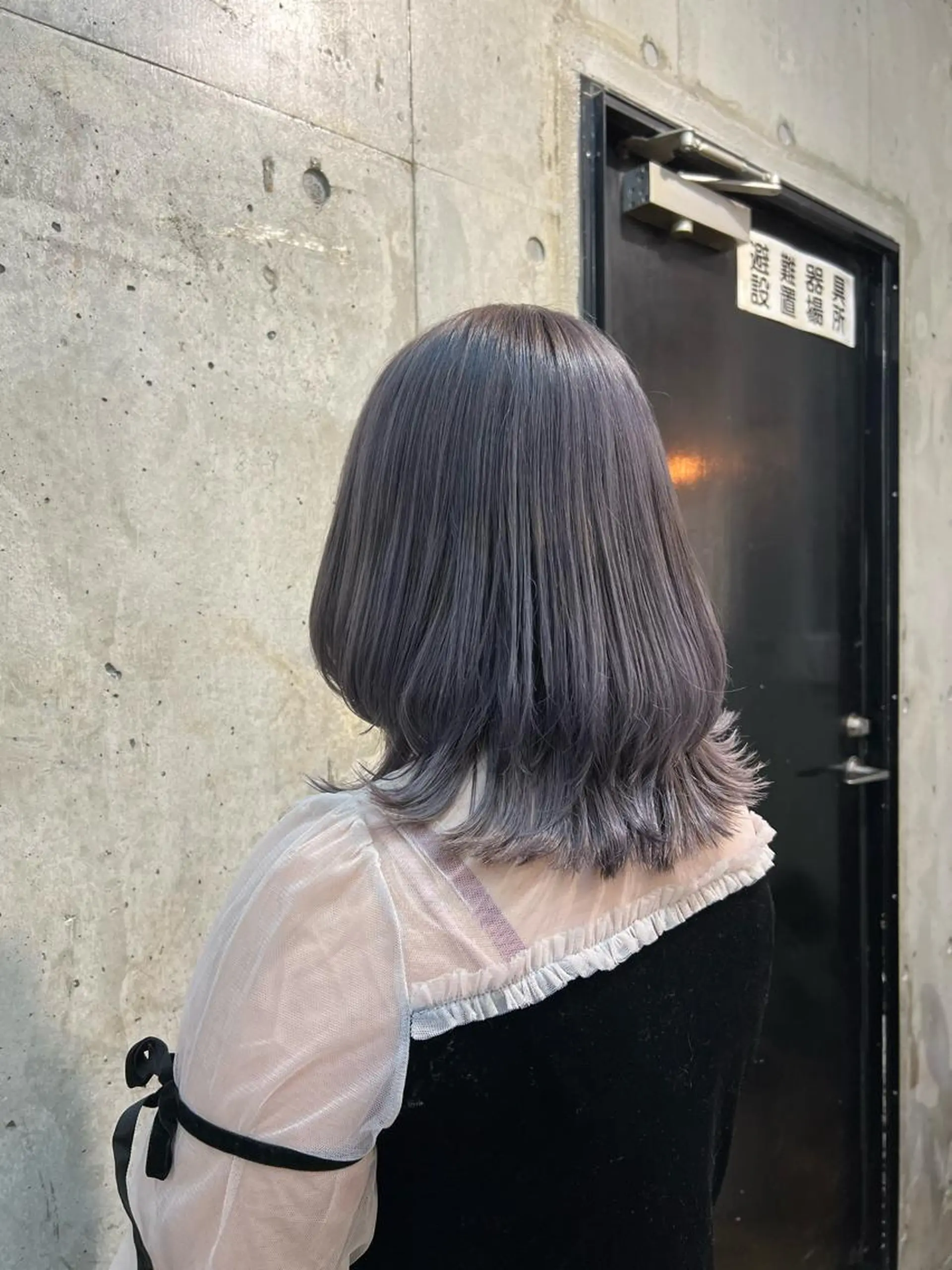 ミディアム カラー ブリーチ シルバー ヘアカラー Ayaka🩰🎀 ガーリー/暖色♡のヘアスタイル