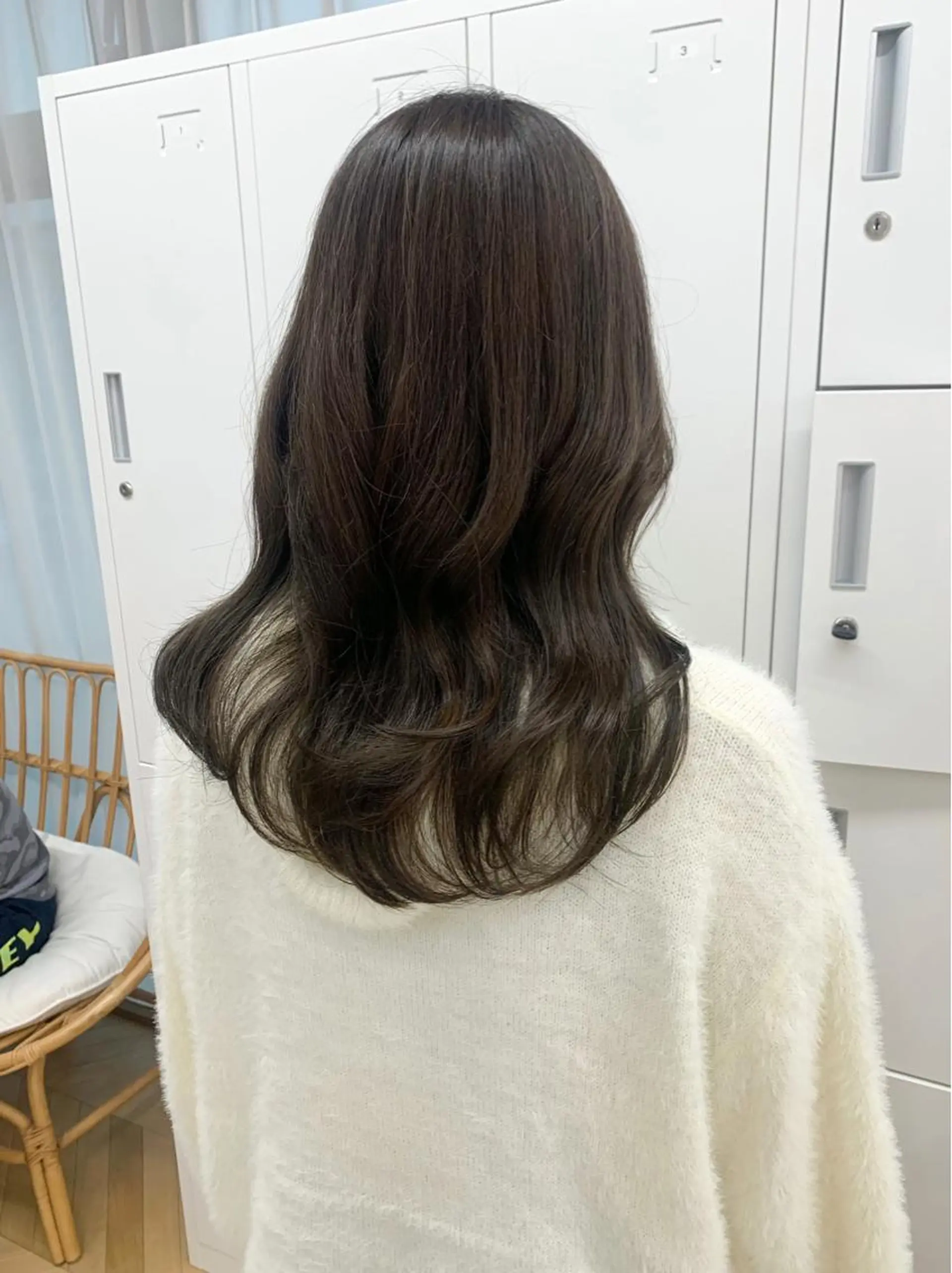 セミロング カラー ベージュカラー オリーブベージュ cirrus🕊 山縣あかりのヘアスタイル