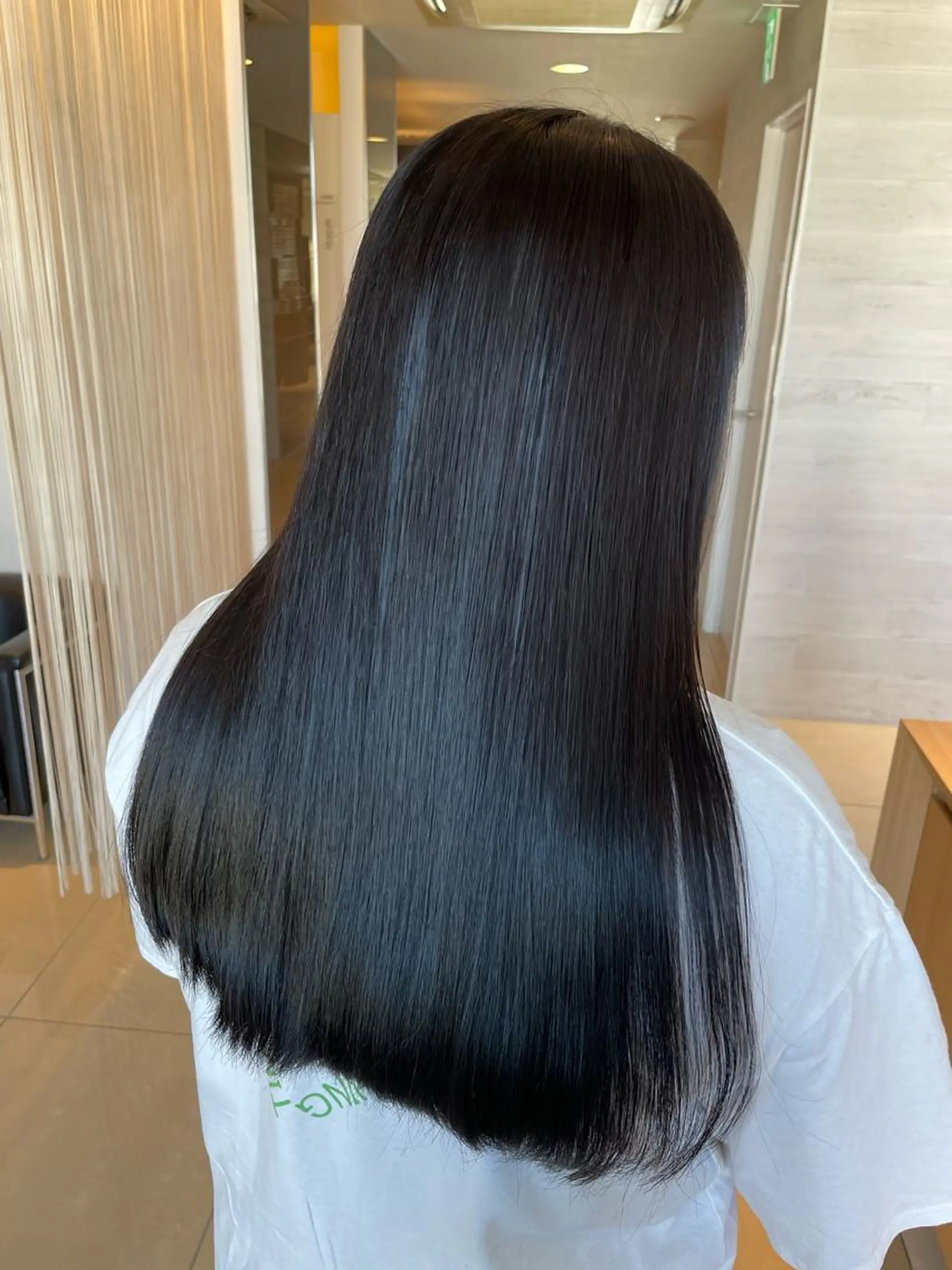 セミロング カラー 黒髪 ブリーチ ブルーカラー ブルーブラック コノミ/ アイリスト まつパ/大船 鎌倉のマツエク・マツパデザイン