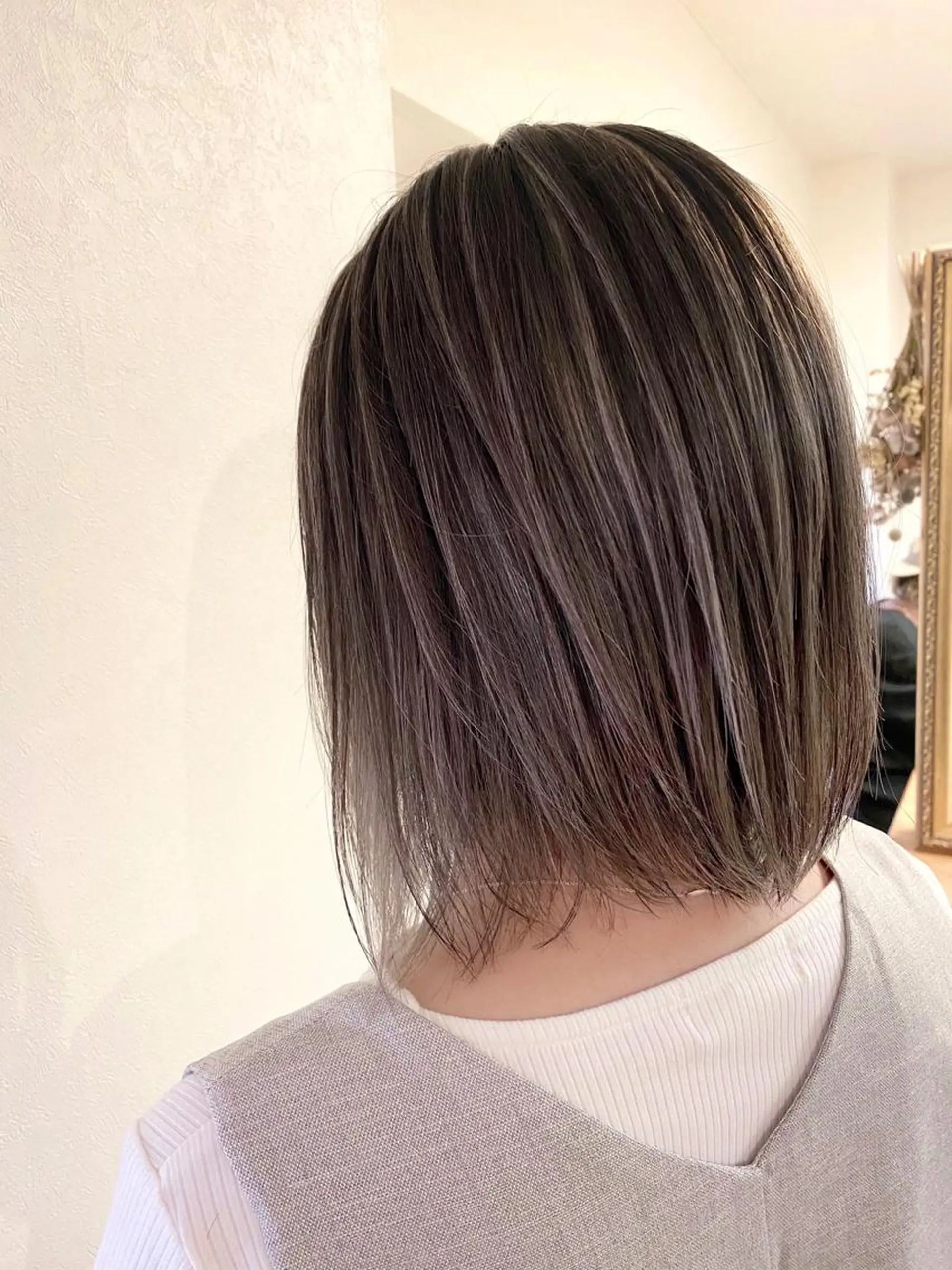 ミディアム カット トリートメント ヘアセット ハルカ/透け感カラー /顔周りレイヤーのヘアスタイル