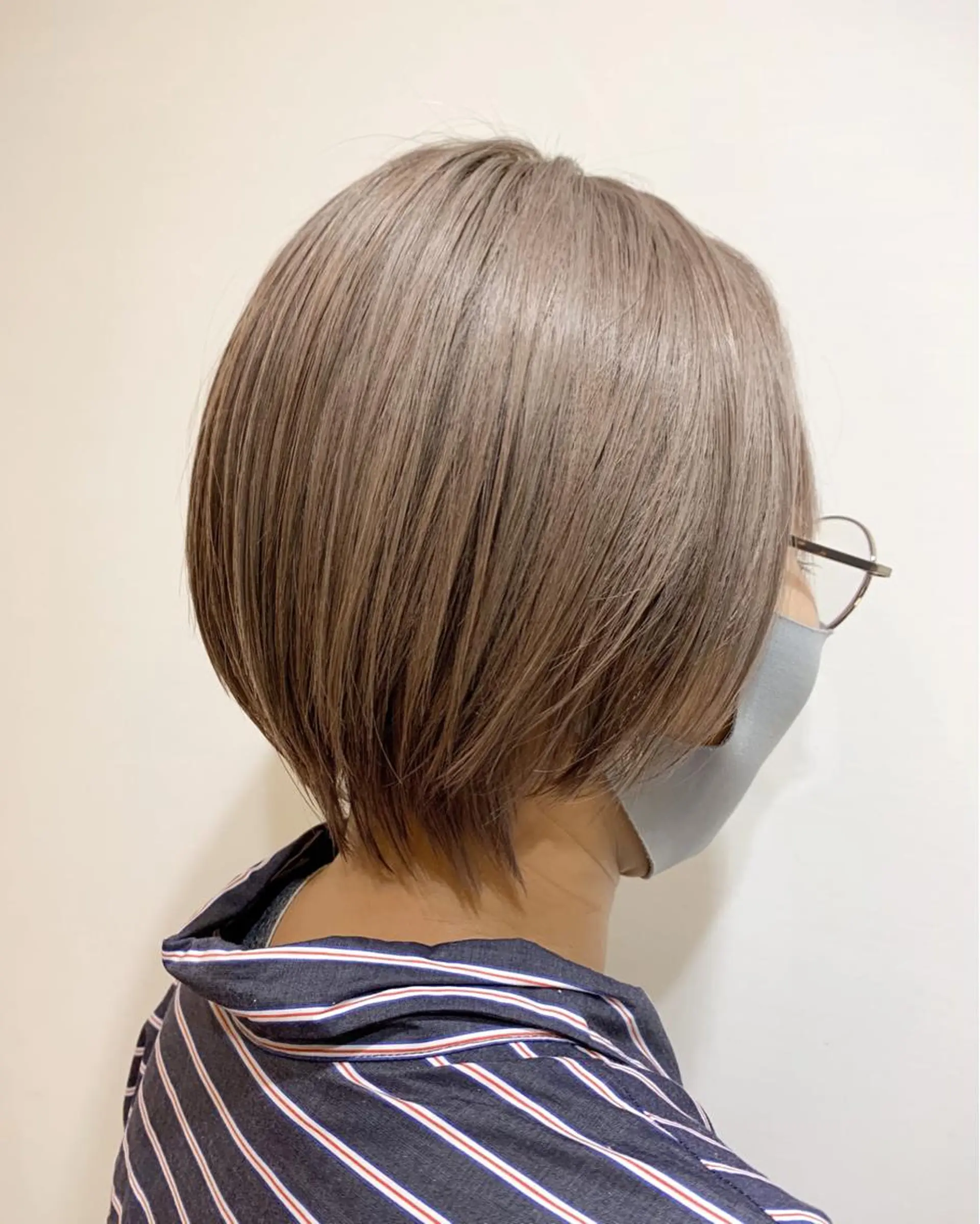 ショート カラー SALOWIN新宿三丁目 Frente店所属・薄田 珠美のヘアスタイル