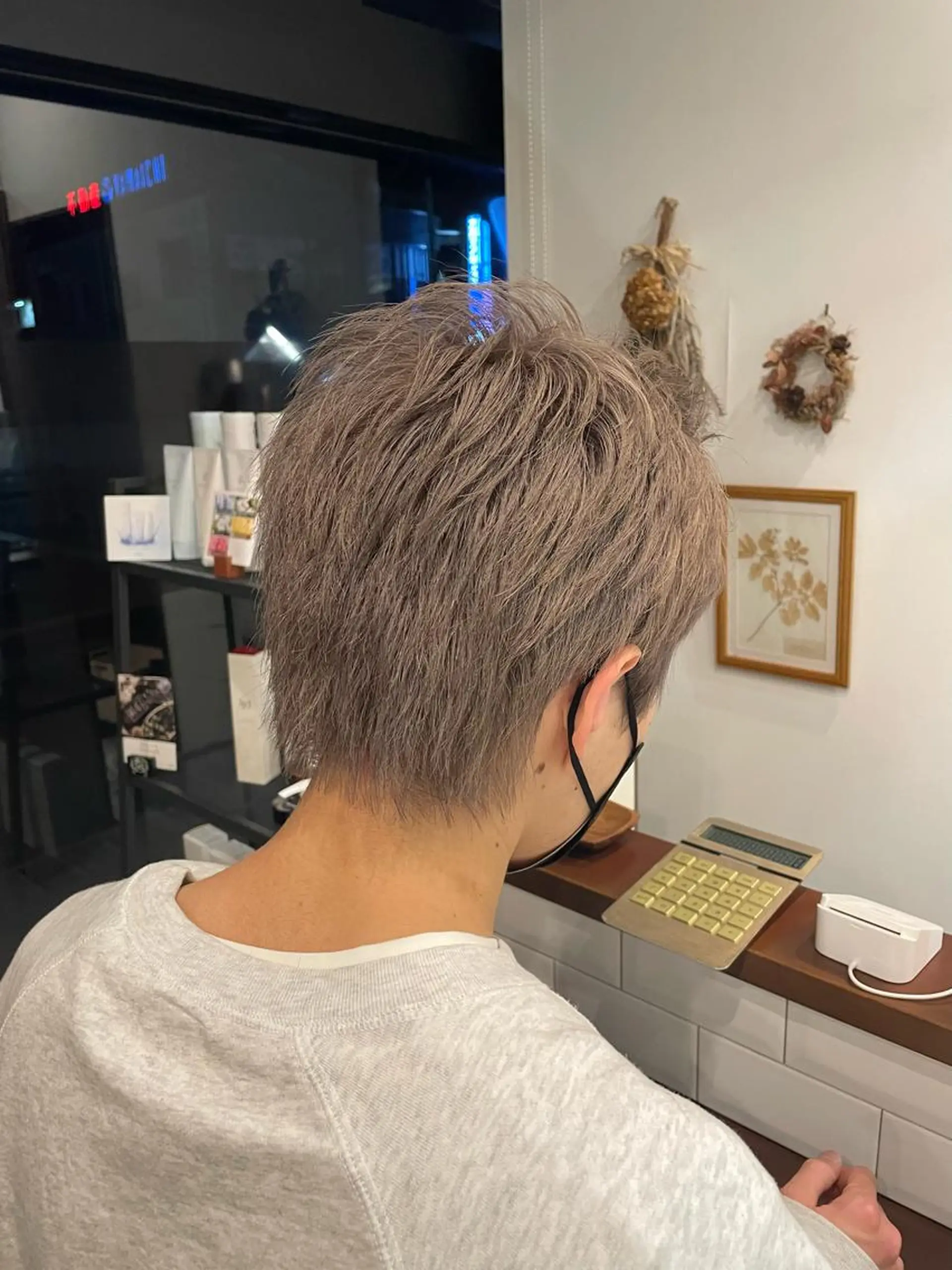 ショート カラー メンズ メンズハイトーン ハイトーンカラー 三宅健太/レイヤー/ ボブ/透明感カラーのヘアスタイル