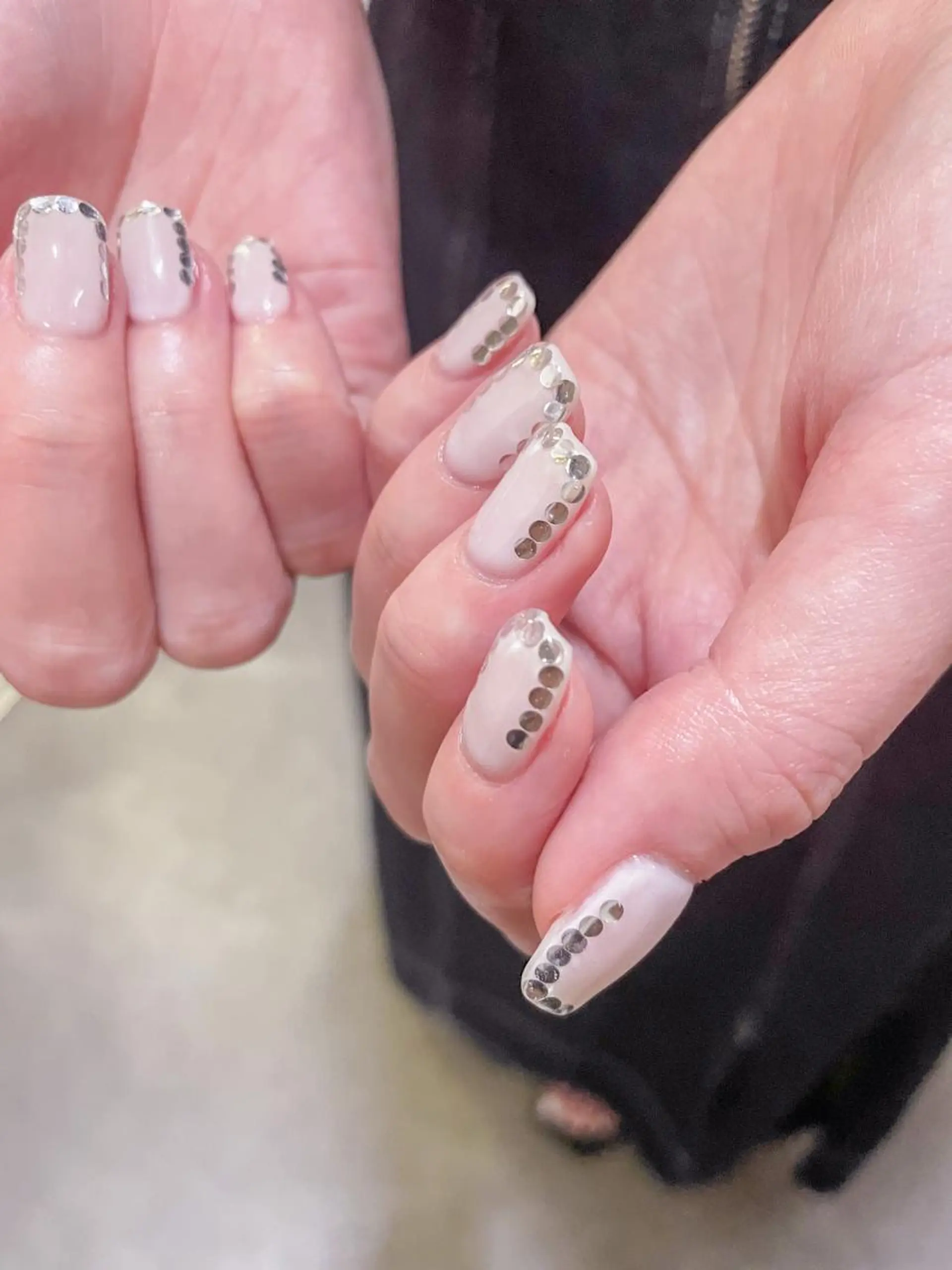ネイル キラキラネイル シルバー ホワイト Lira nailのネイルデザイン