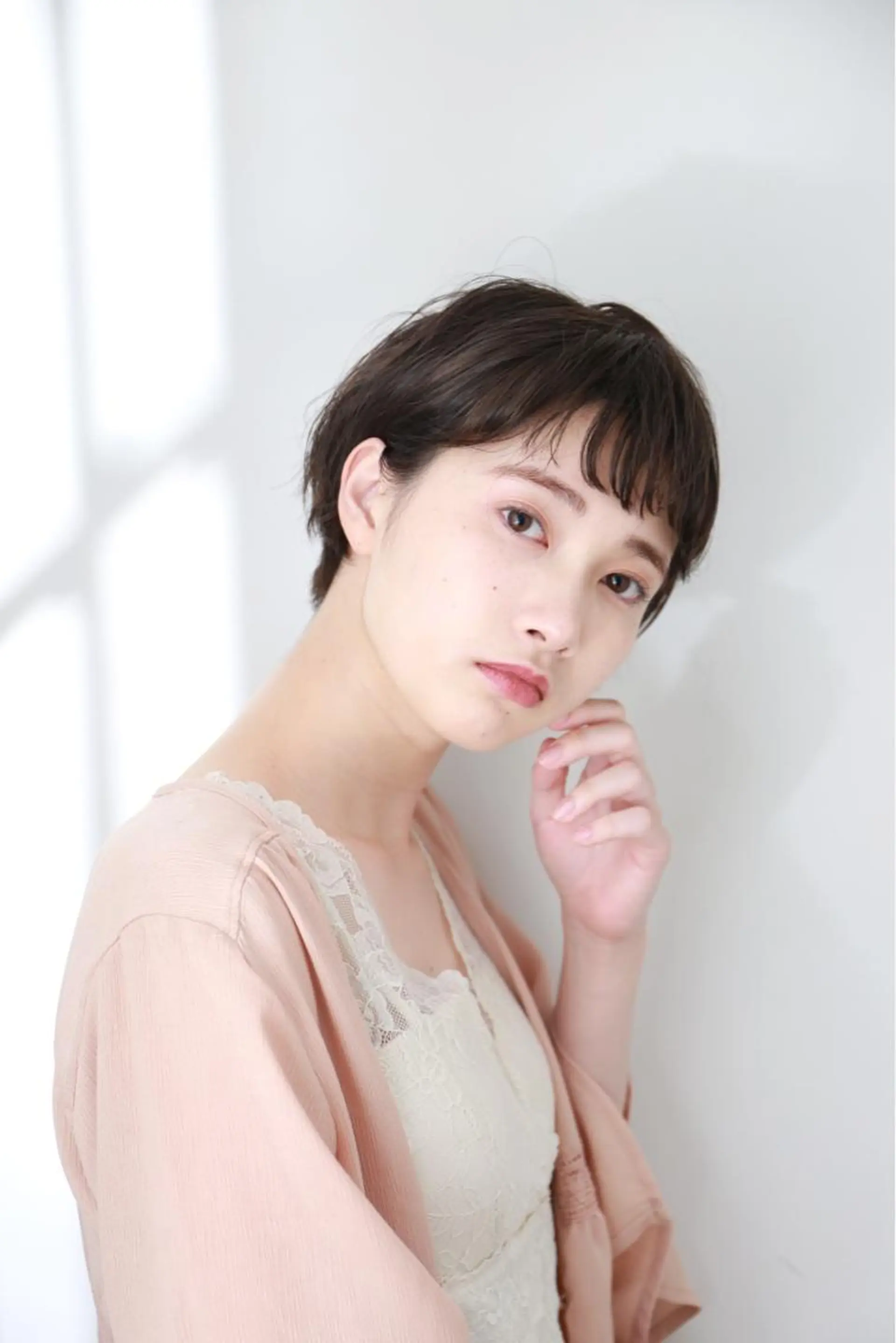 ショート カラー パーマ ヘアアレンジ アッシュ ブルーカラー ブルーアッシュ ショートヘア カット ヘアカラー 可愛いを作る神 ナオヒロのヘアスタイル