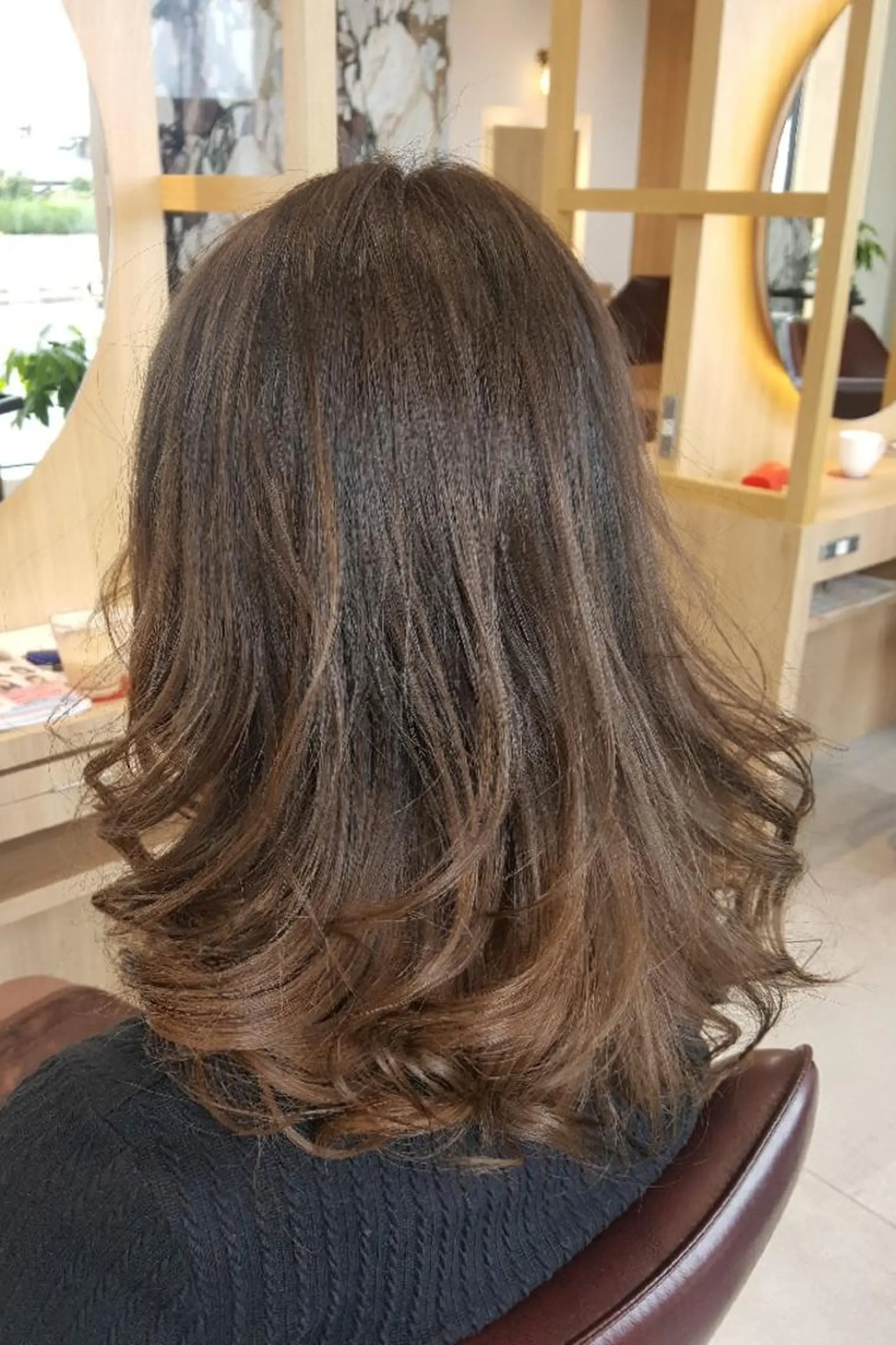 セミロング カラー グラデーションカラー グレージュ ヘアカラー トリートメント 【とにかく髪に優しい ❇️】森田篤のヘアスタイル