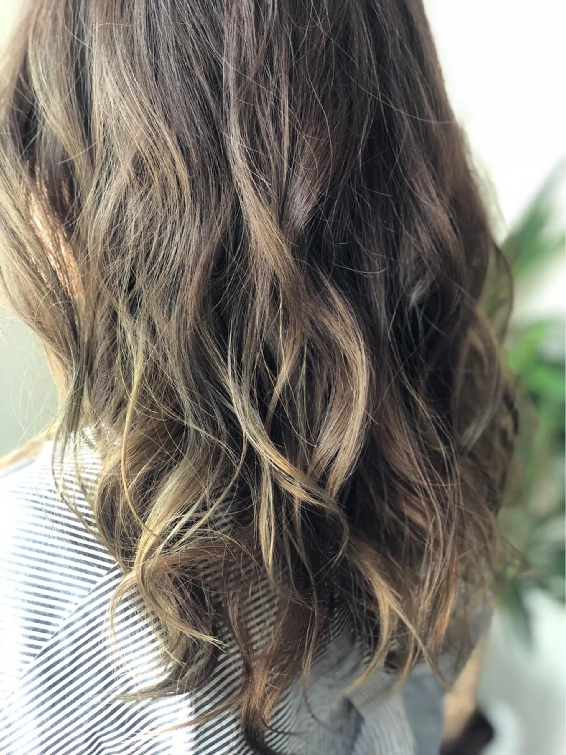 ロング カラー グラデーションカラー グレージュ 川合 勇気のヘアスタイル