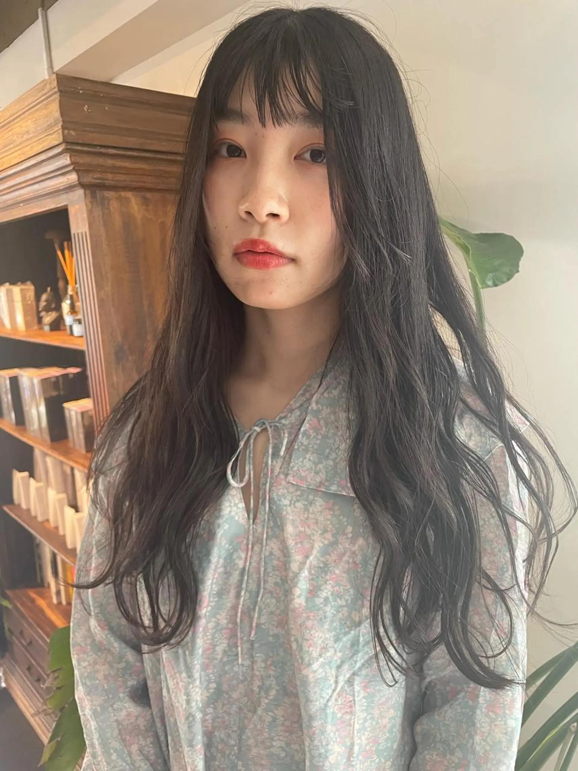 ロング カラー カット ヘアカラー 大人girly🛋️ 🤍yukakoのヘアスタイル