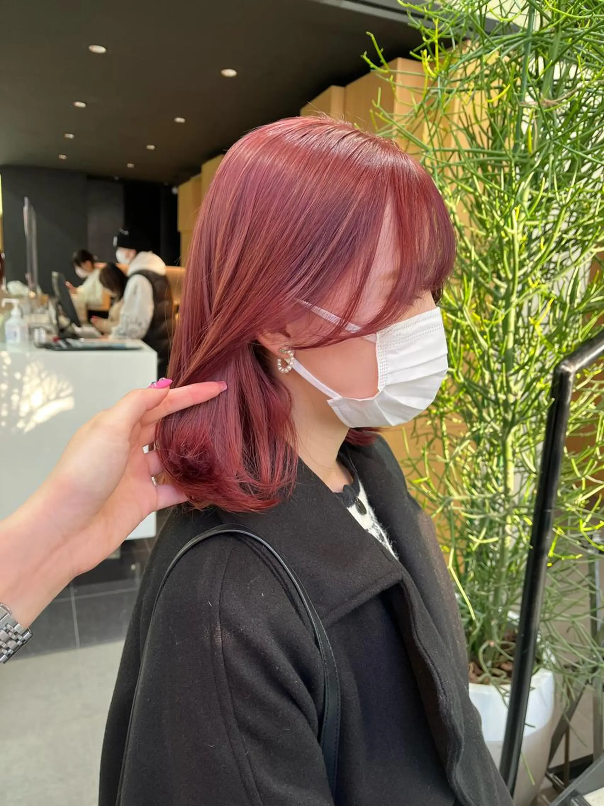 ミディアム カラー 海外girl🤎 透明感ベージュmaoのヘアスタイル