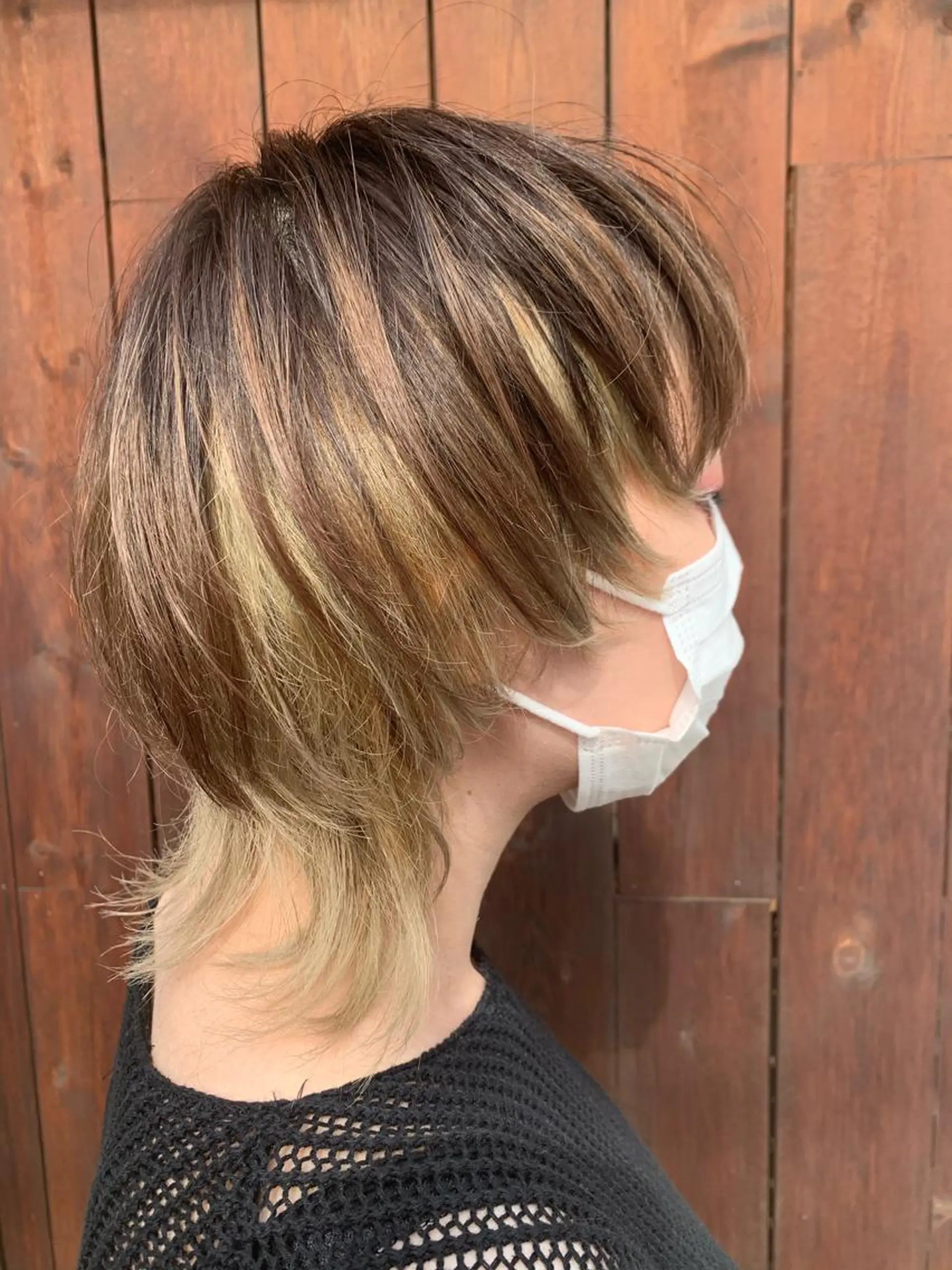 ミディアム ウルフカット ヘアカラー 血分 優人のヘアスタイル