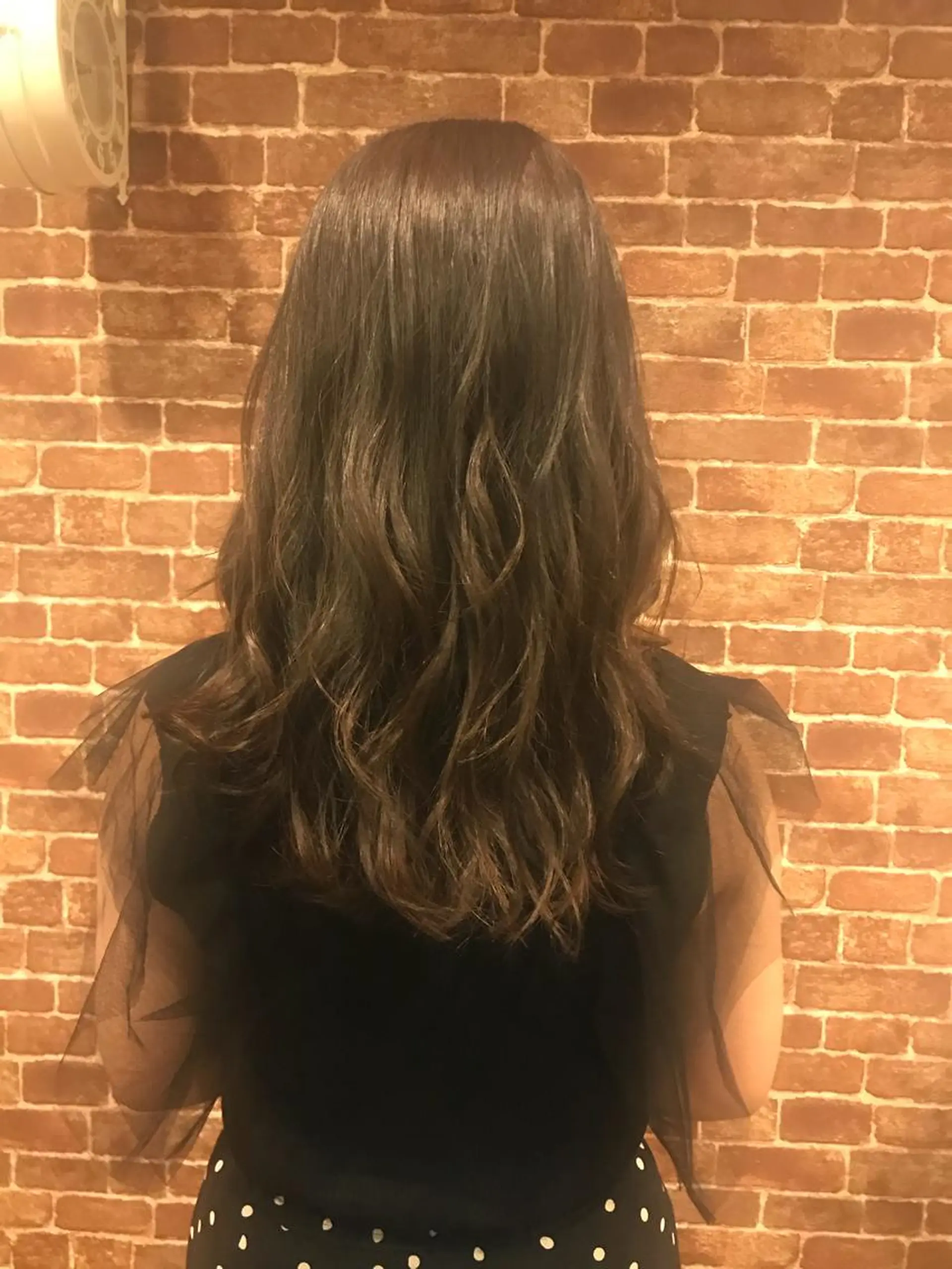 ロング カラー クワハラ イオリのヘアスタイル