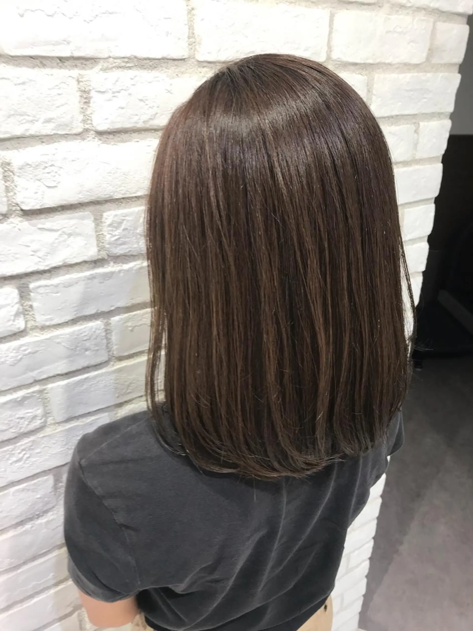 カラー イルミナカラー 米良 志織のヘアスタイル