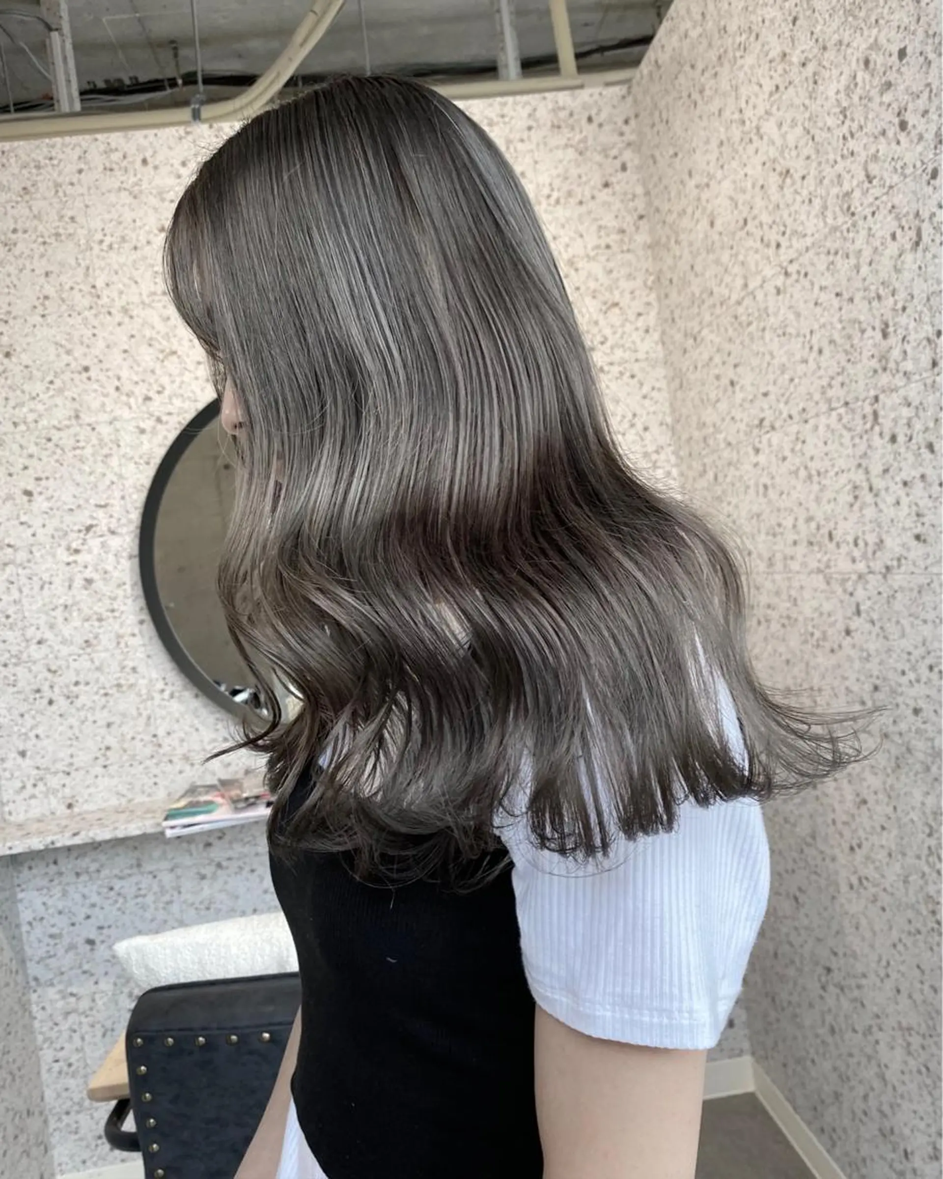 ロング カラー バレイヤージュ ブリーチ ケアブリーチ グレージュ ハイライトカラー ヘアカラー トリートメント lani ブリーチ /ダブルカラーのヘアスタイル