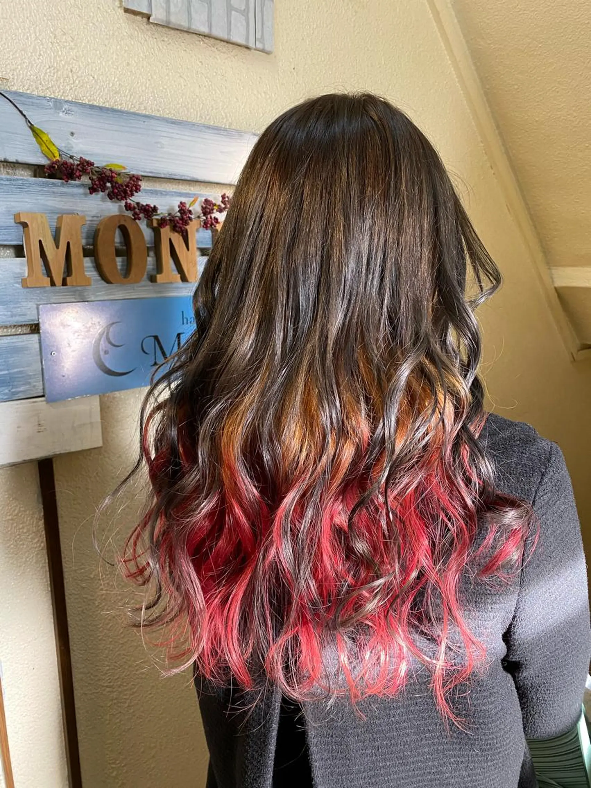 ロング カラー Monica RIEのヘアスタイル