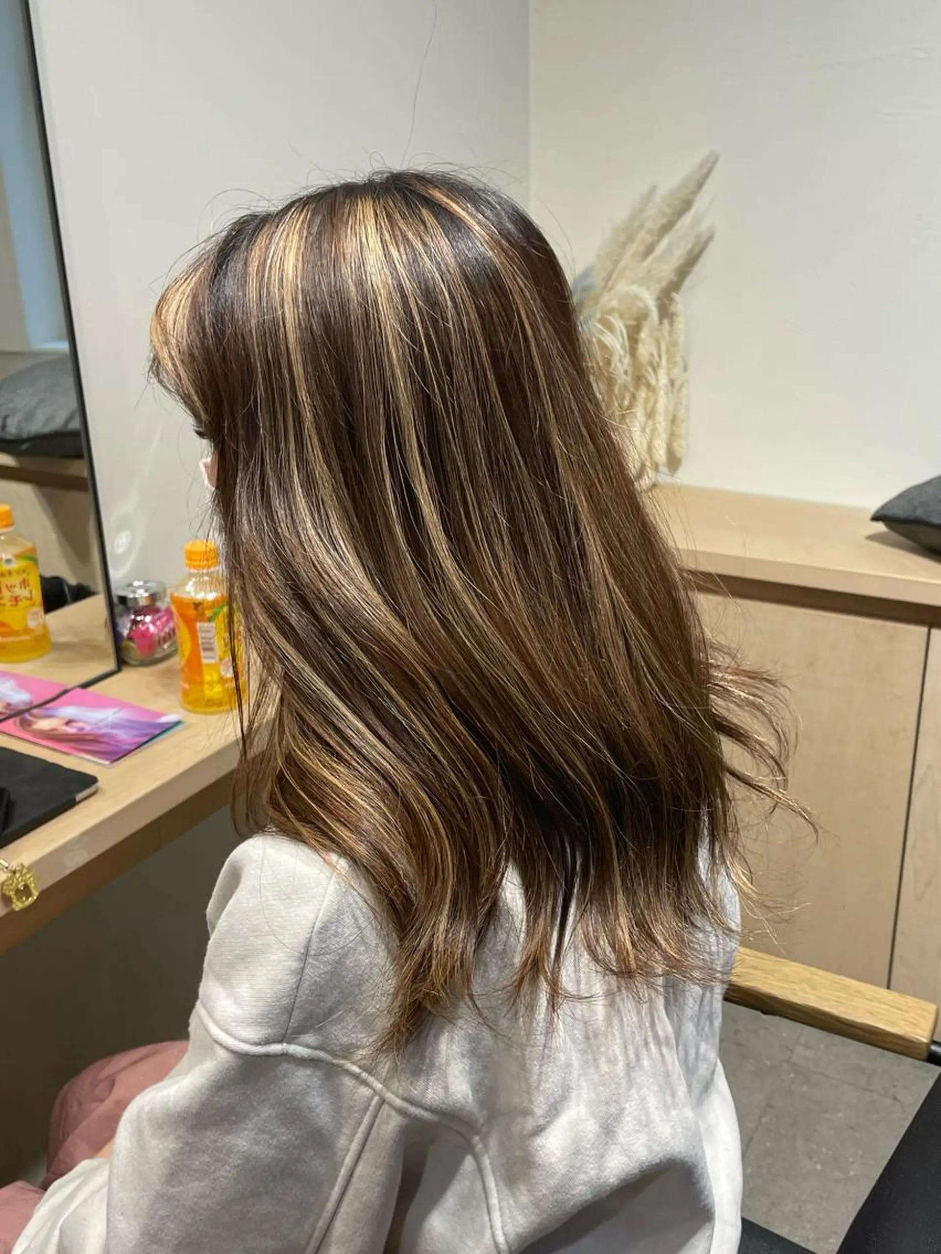 セミロング カラー ハイライトカラー ハイライト Le'a所属・渋谷/フェード/ 國分 翔のヘアスタイル