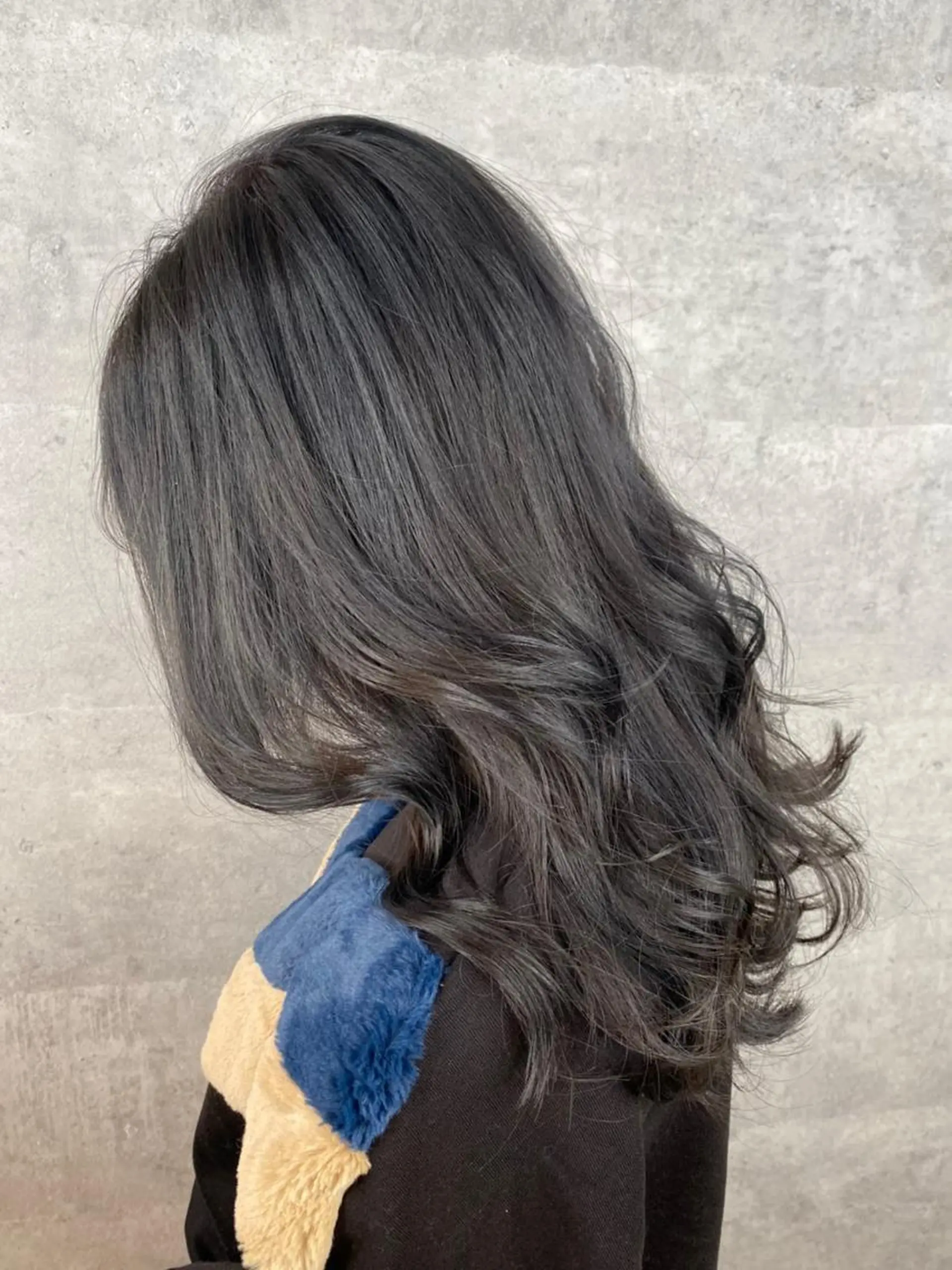 ミディアム カラー _WHITE 天王寺のヘアスタイル