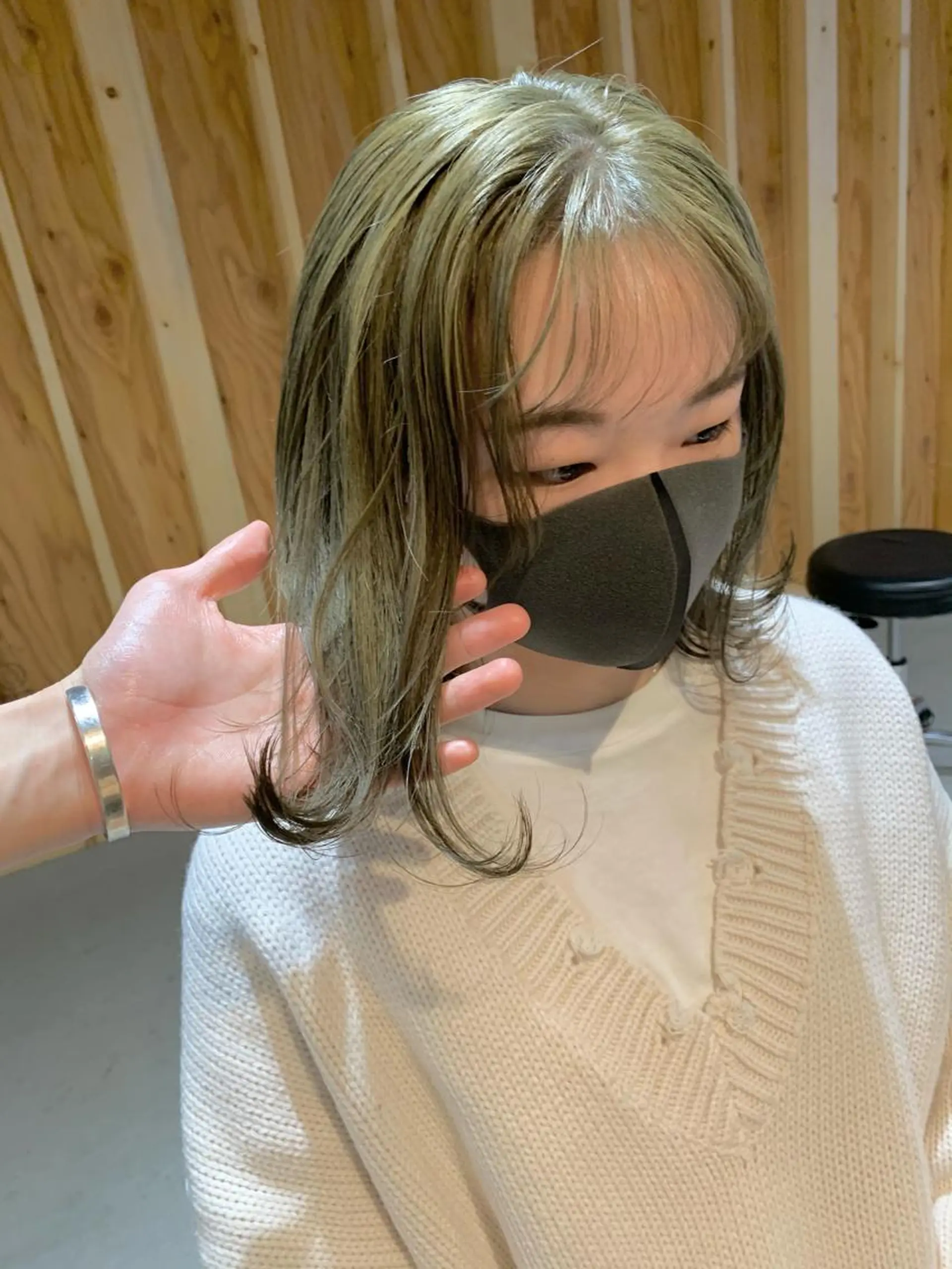 ミディアム カラー ベージュカラー オリーブベージュ カット ヘアカラー トリートメント tension 【テンション】のヘアスタイル