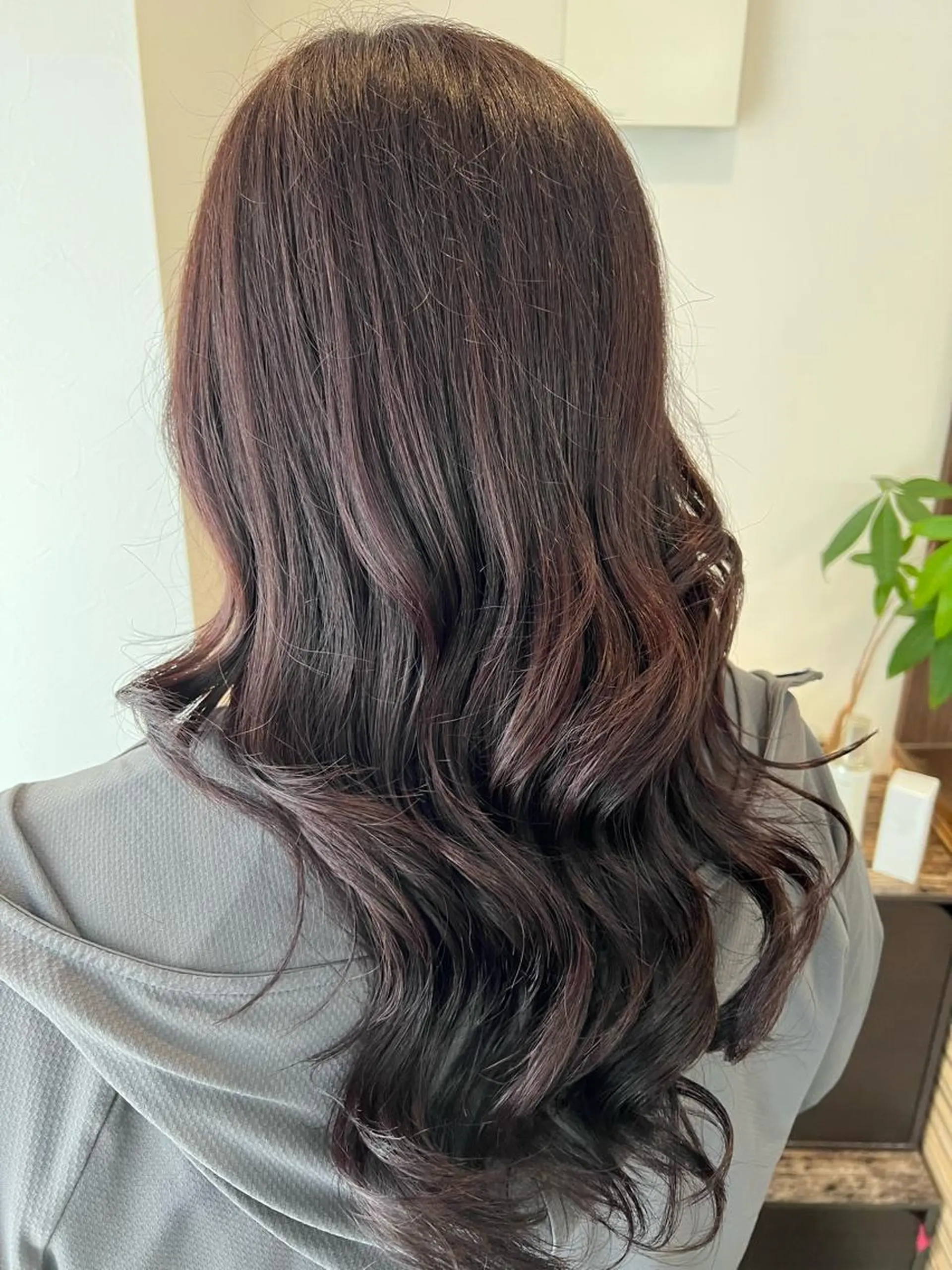 ロング カラー 堀内 七海のヘアスタイル