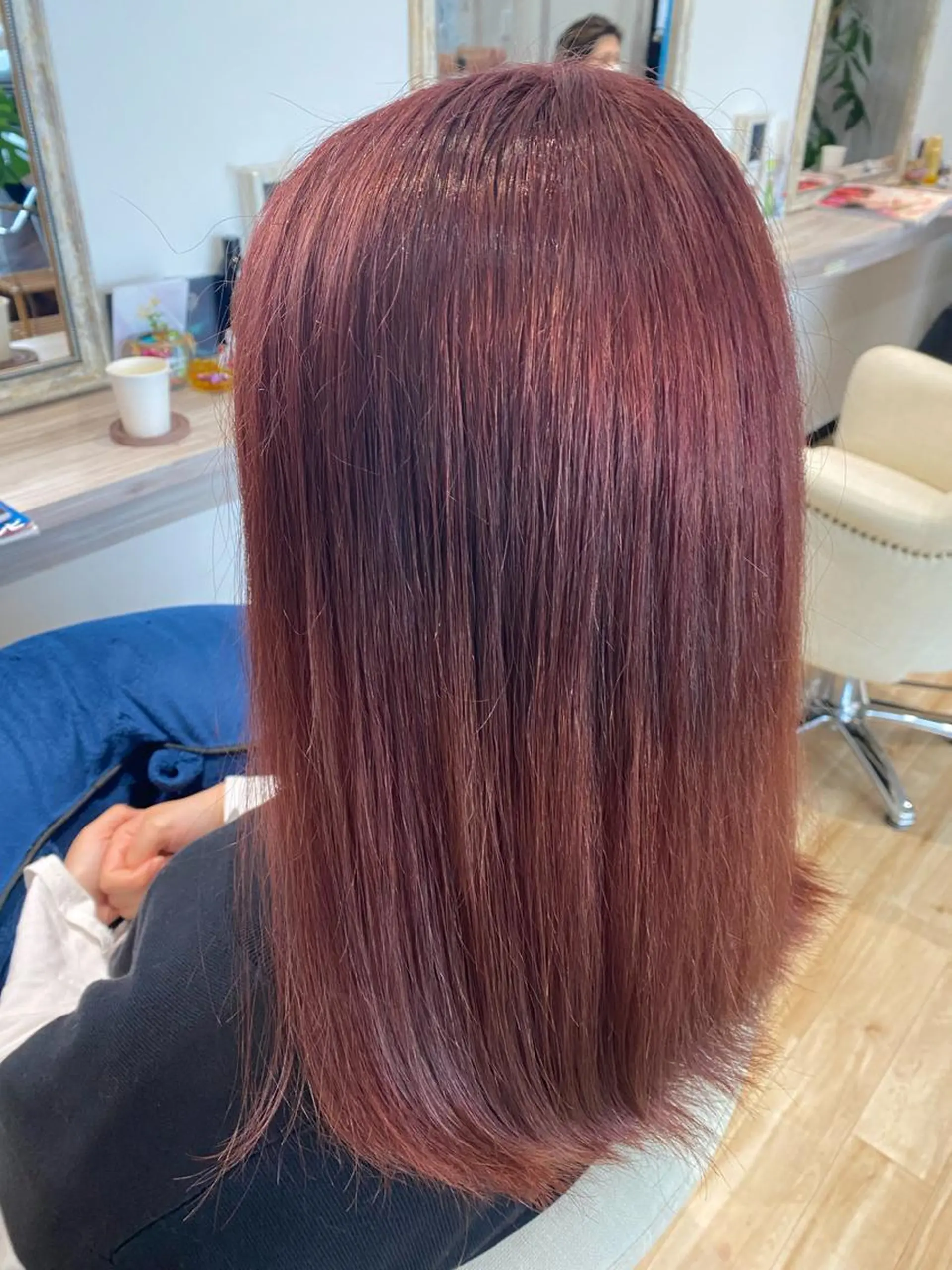 ロング カラー ブリーチ ブラウンカラー ピンクカラー ピンクブラウン Atelier 大内のヘアスタイル