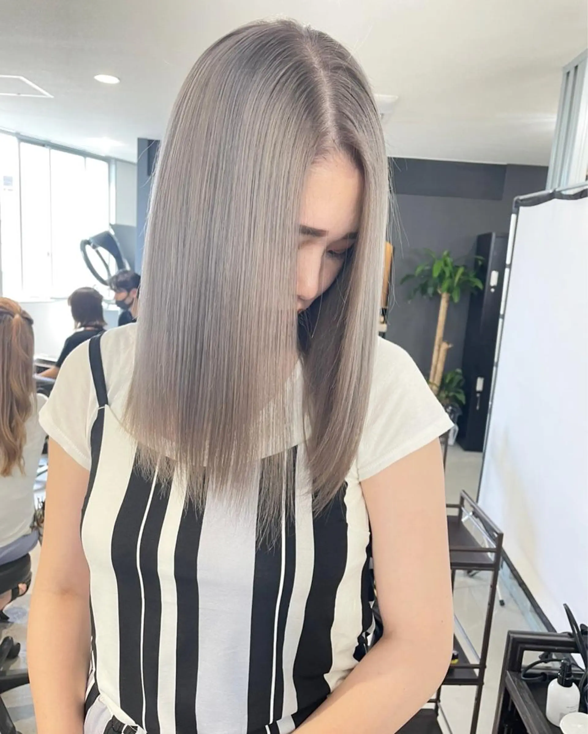 ミディアム レイヤーカット/ 髪質改善/ハイライトのヘアスタイル